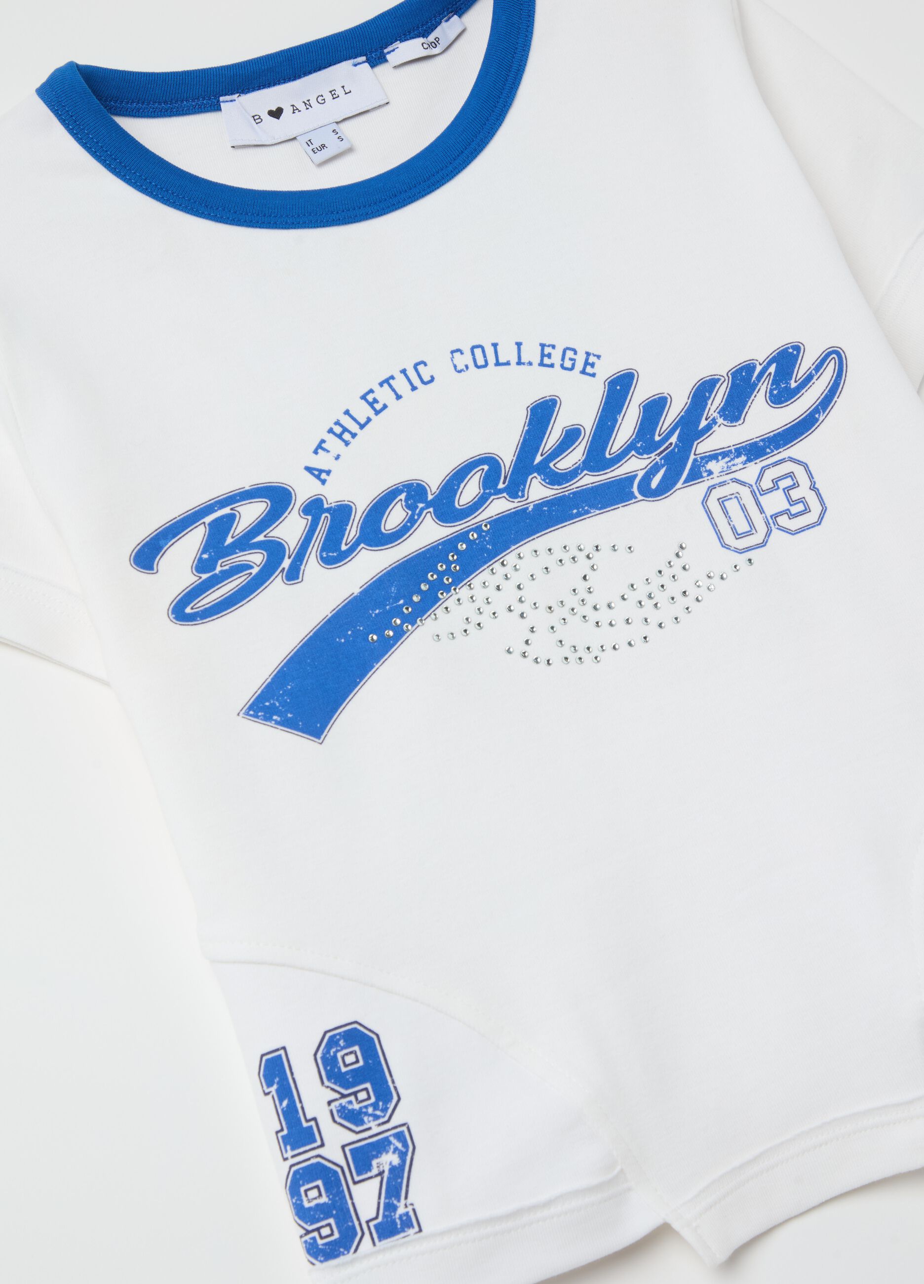 T-shirt with printed lettering