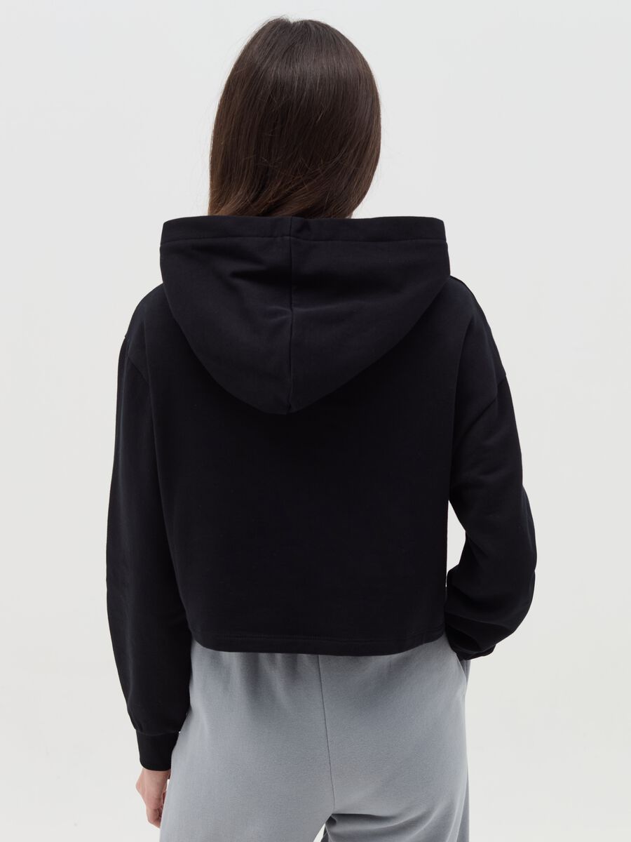 Crop sweatshirt with hood and print_1