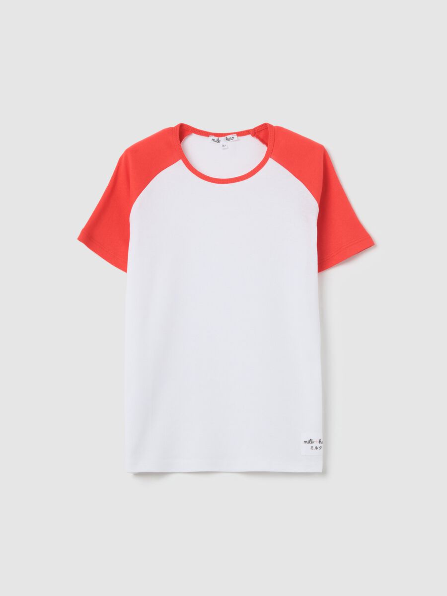 White T-shirt with red raglan sleeves_4