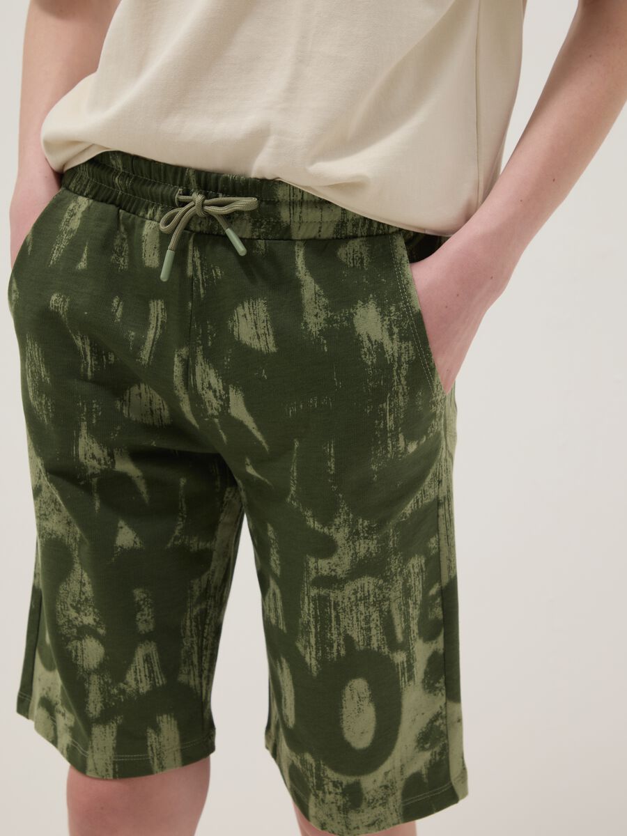 Boy's regular fit green print pure cotton shorts_2