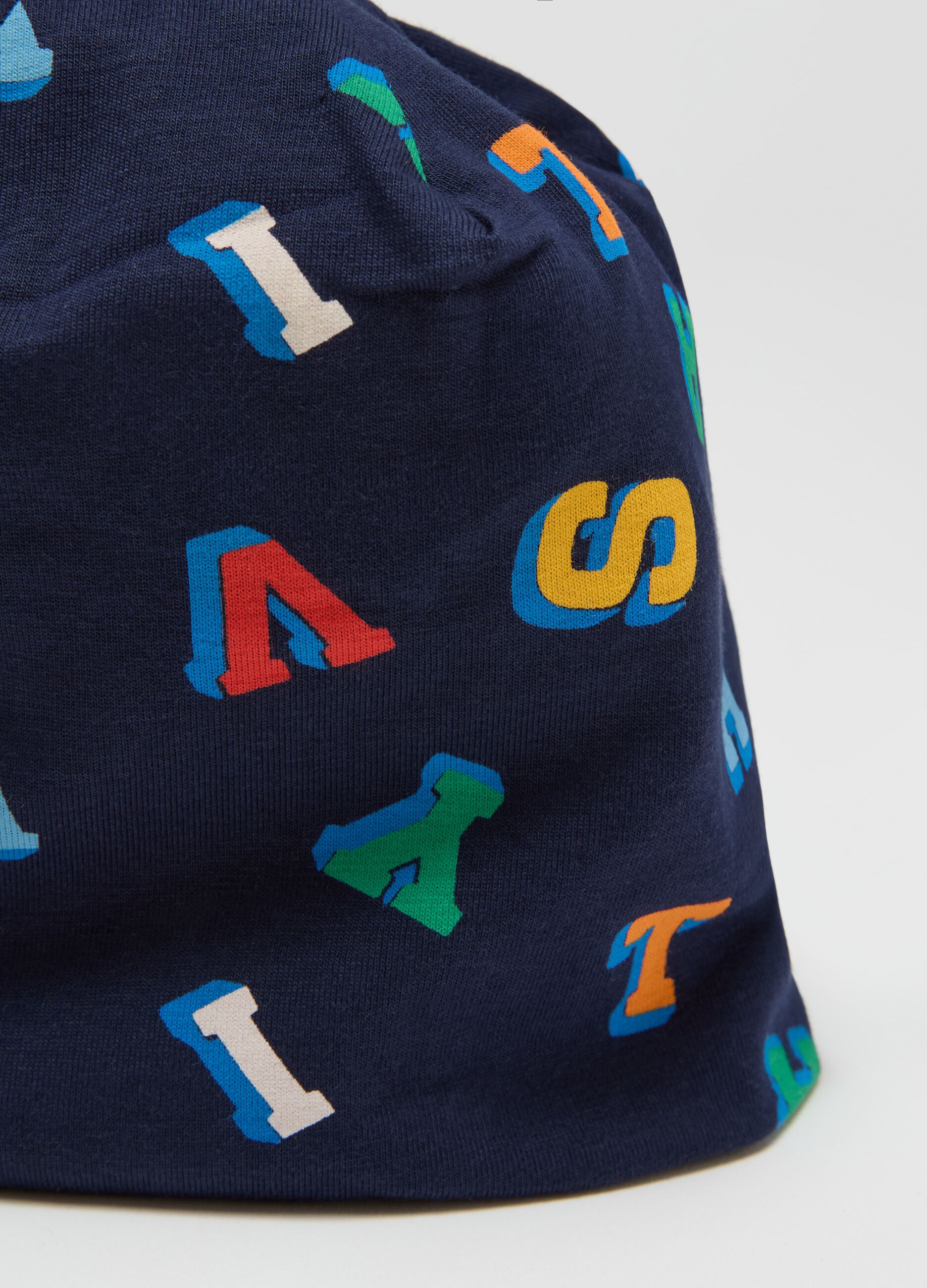 Hat and neck warmer set with letters print
