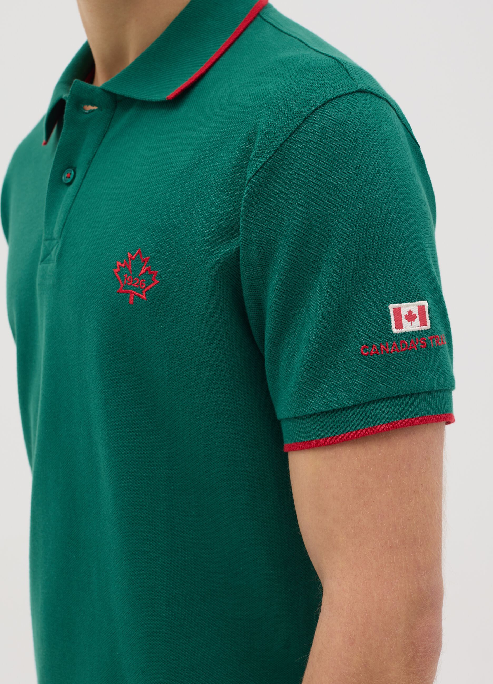 Canada's Trail green short-sleeved polo shirt in cotton