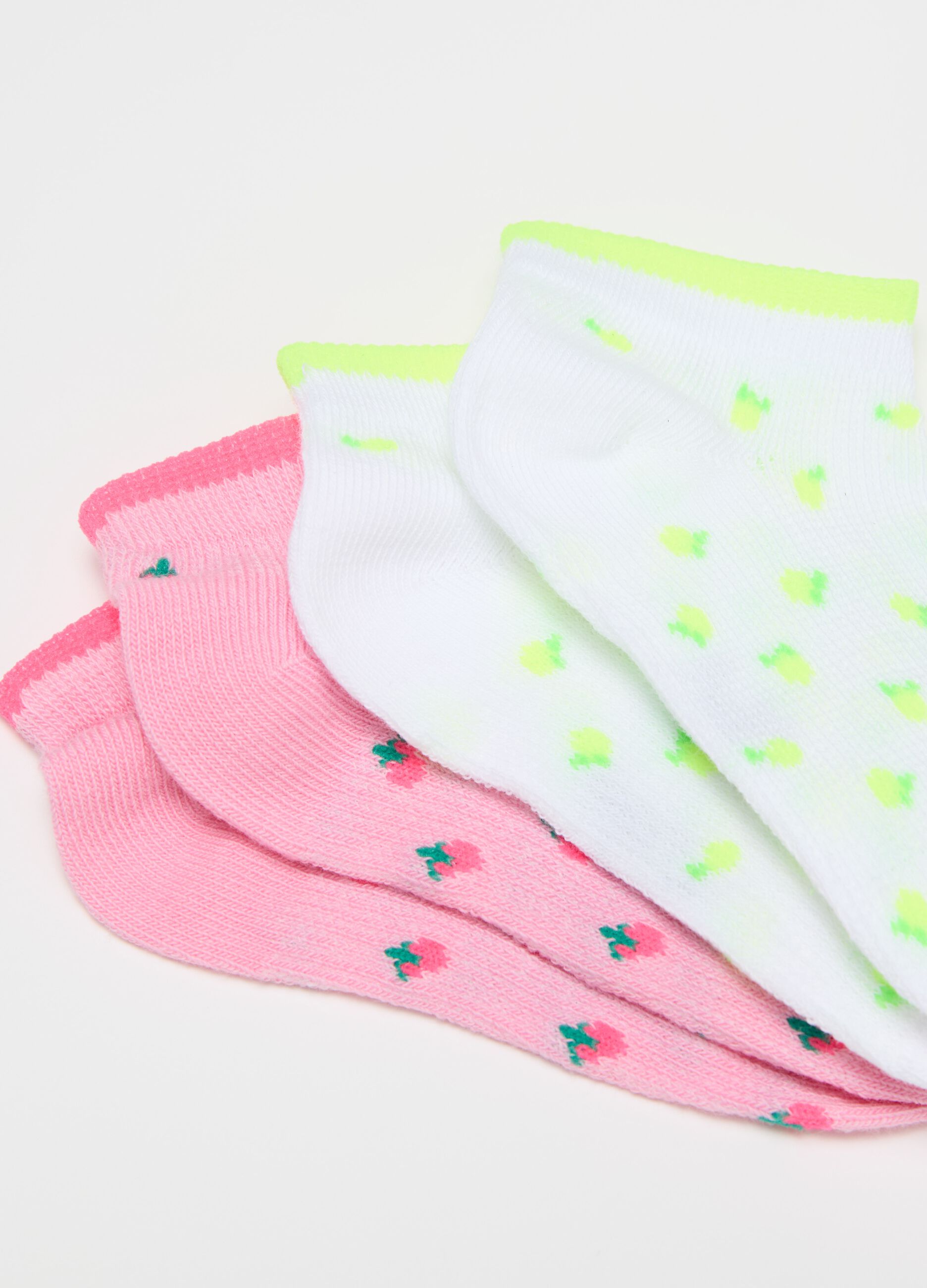 5-pack stretch shoe liners with strawberry design