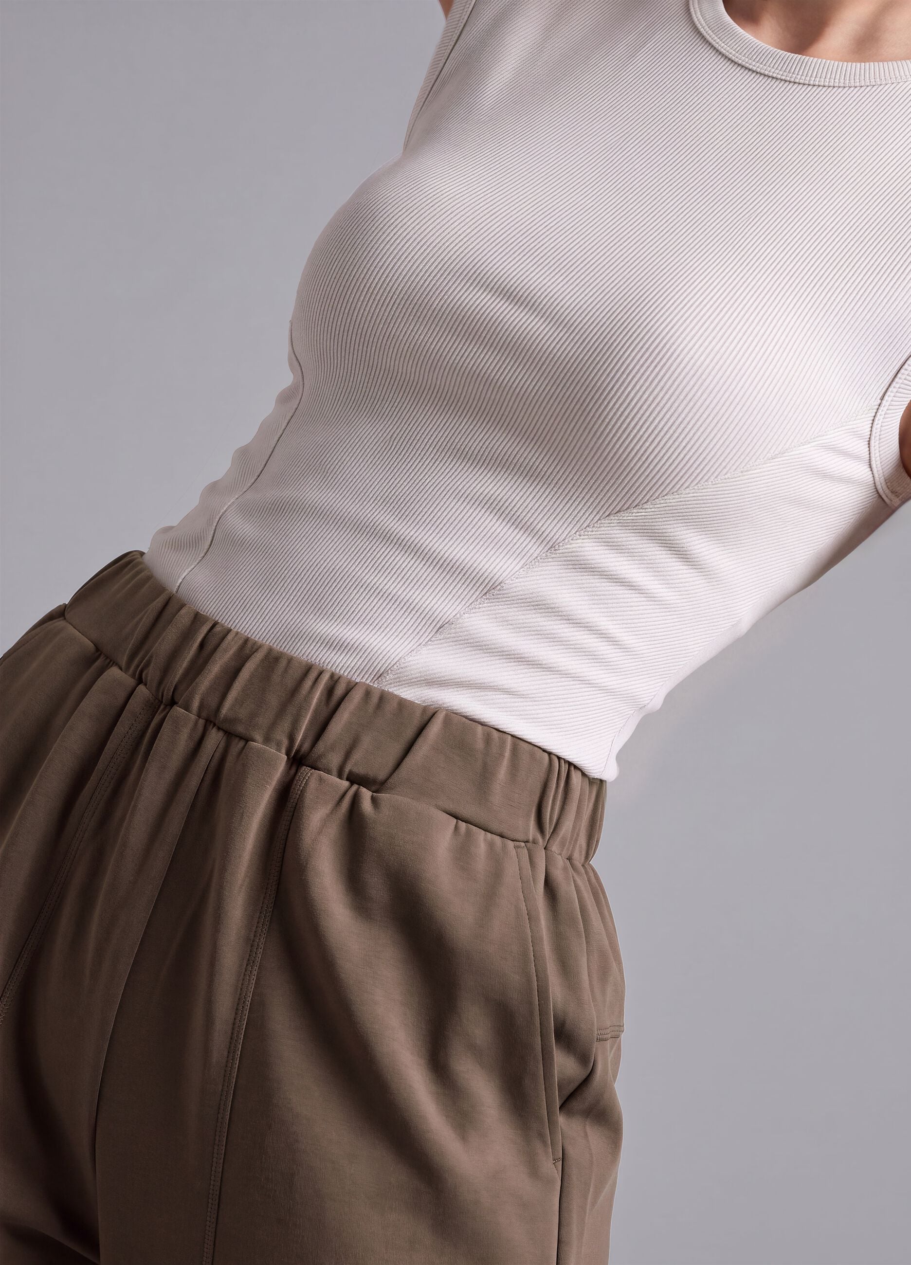 T-shirt fitted bianca in modal elasticizzato a costine ALTAVIA STUDIO