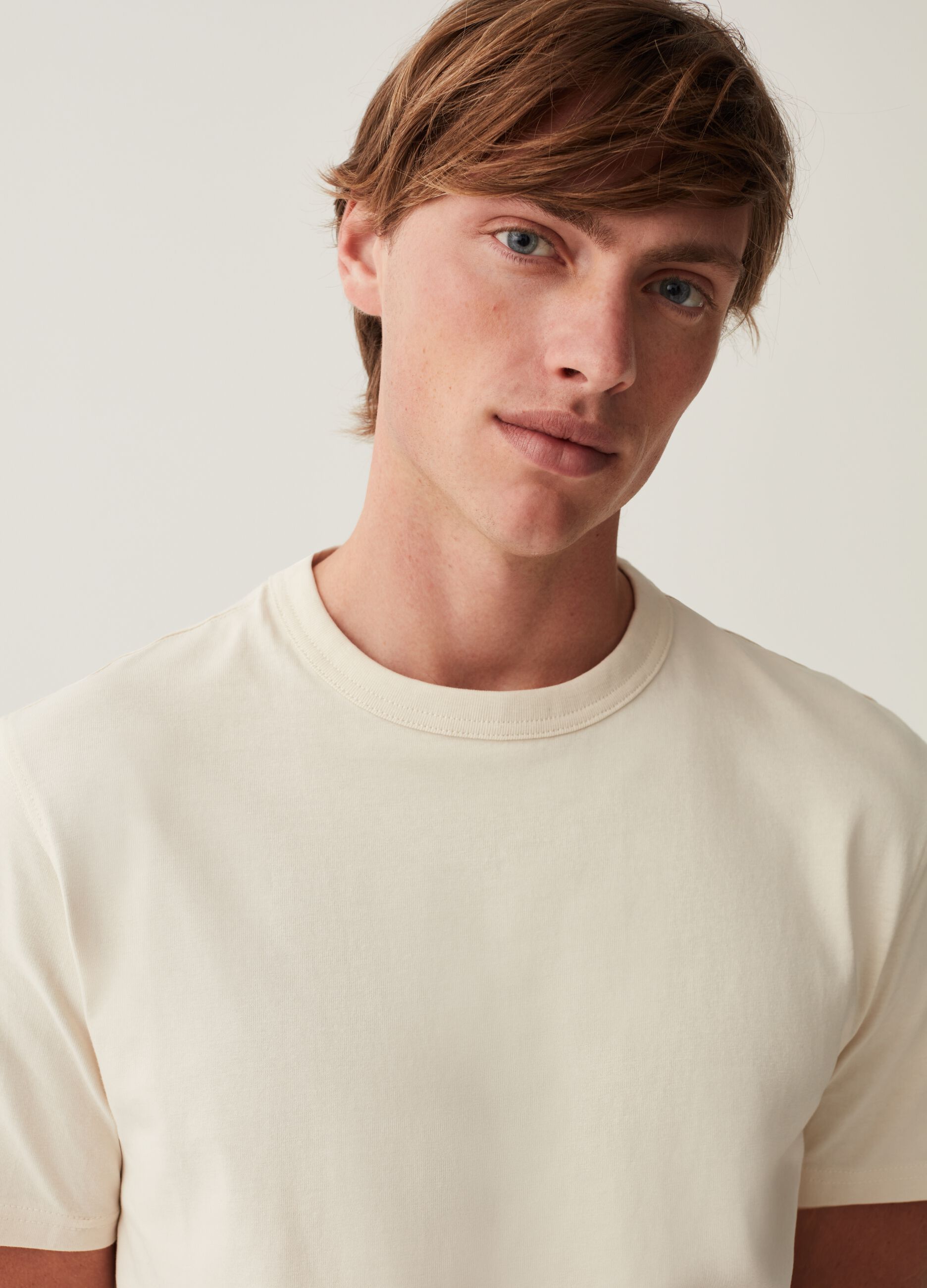 T-shirt in cotone con scollo rotondo_3