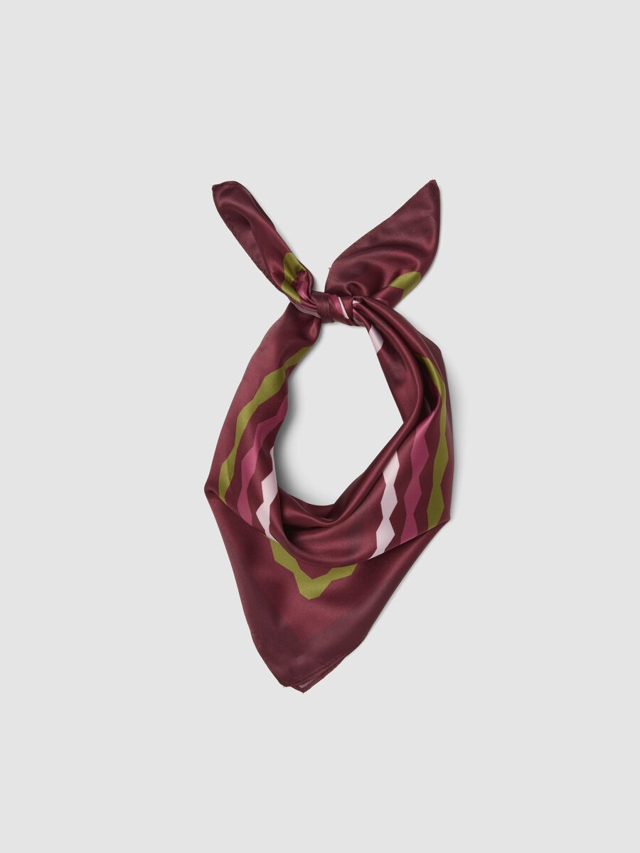 Brown scarf with contrasting geometric pattern_0