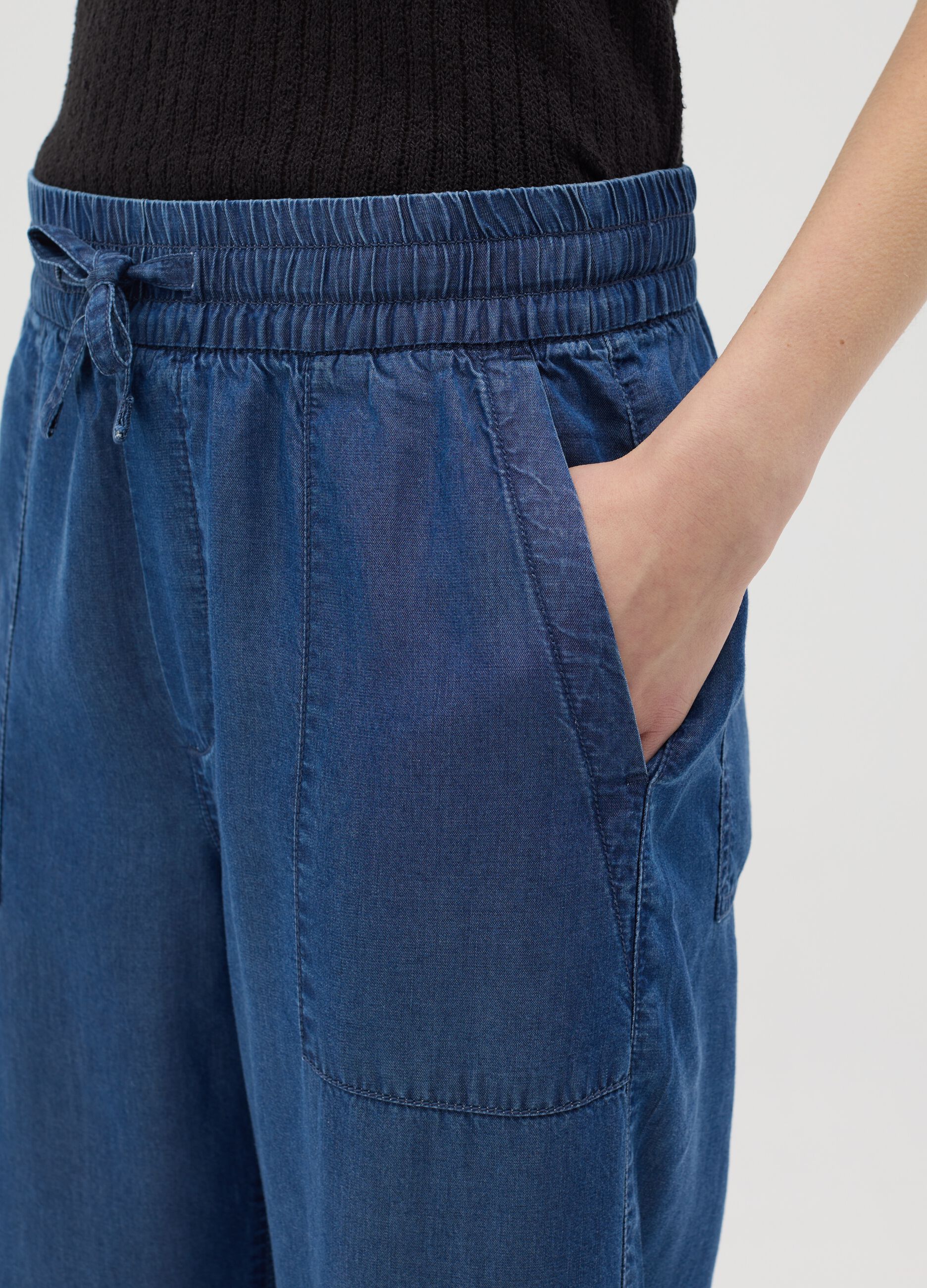 Blue relaxed-fit trousers in Lyocell