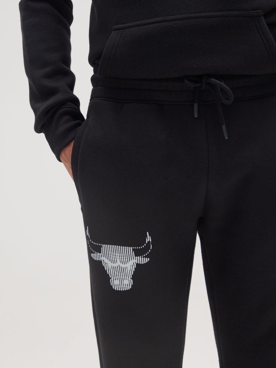 Pantaloni in misto cotone nero con logo Chicago Bulls_3