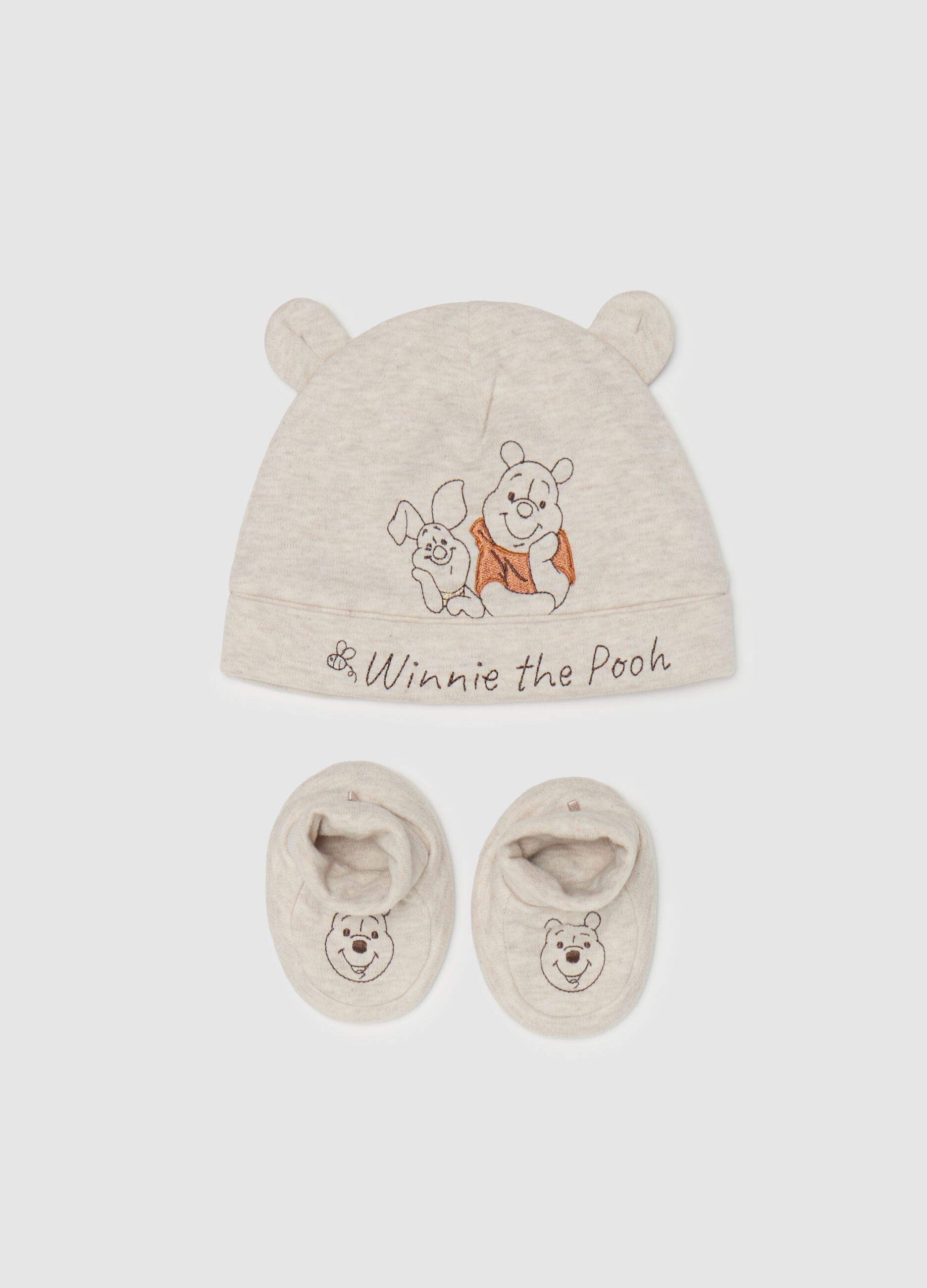 Set berretto e scarpine con ricamo Winnie the Pooh
