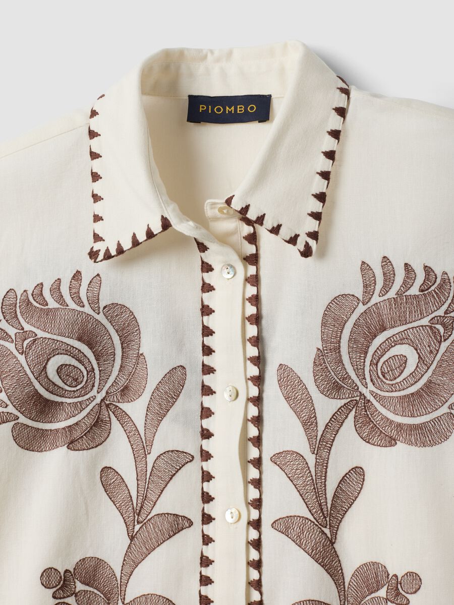 White cotton-linen blend shirt with floral embroidery_2