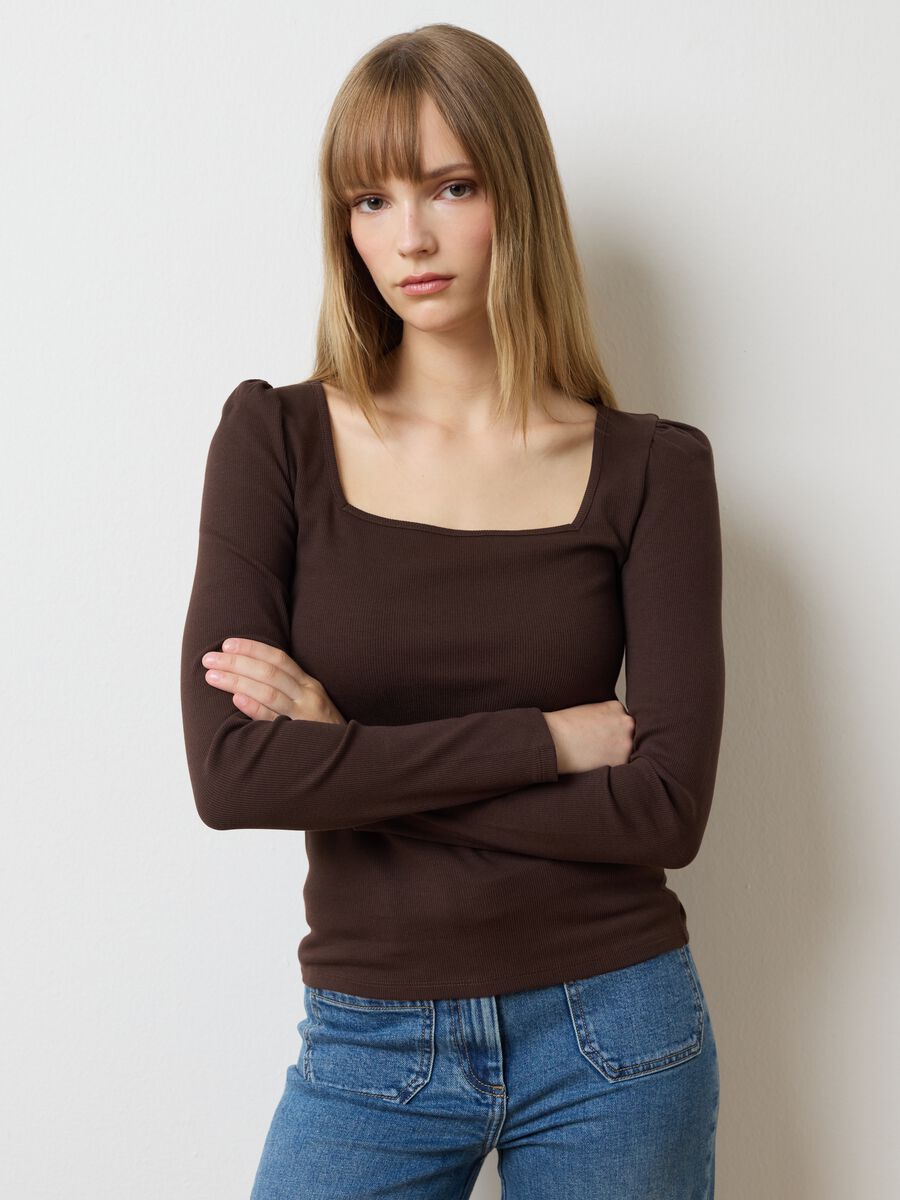 T-shirt marrone elasticizzata a maniche lunghe_1