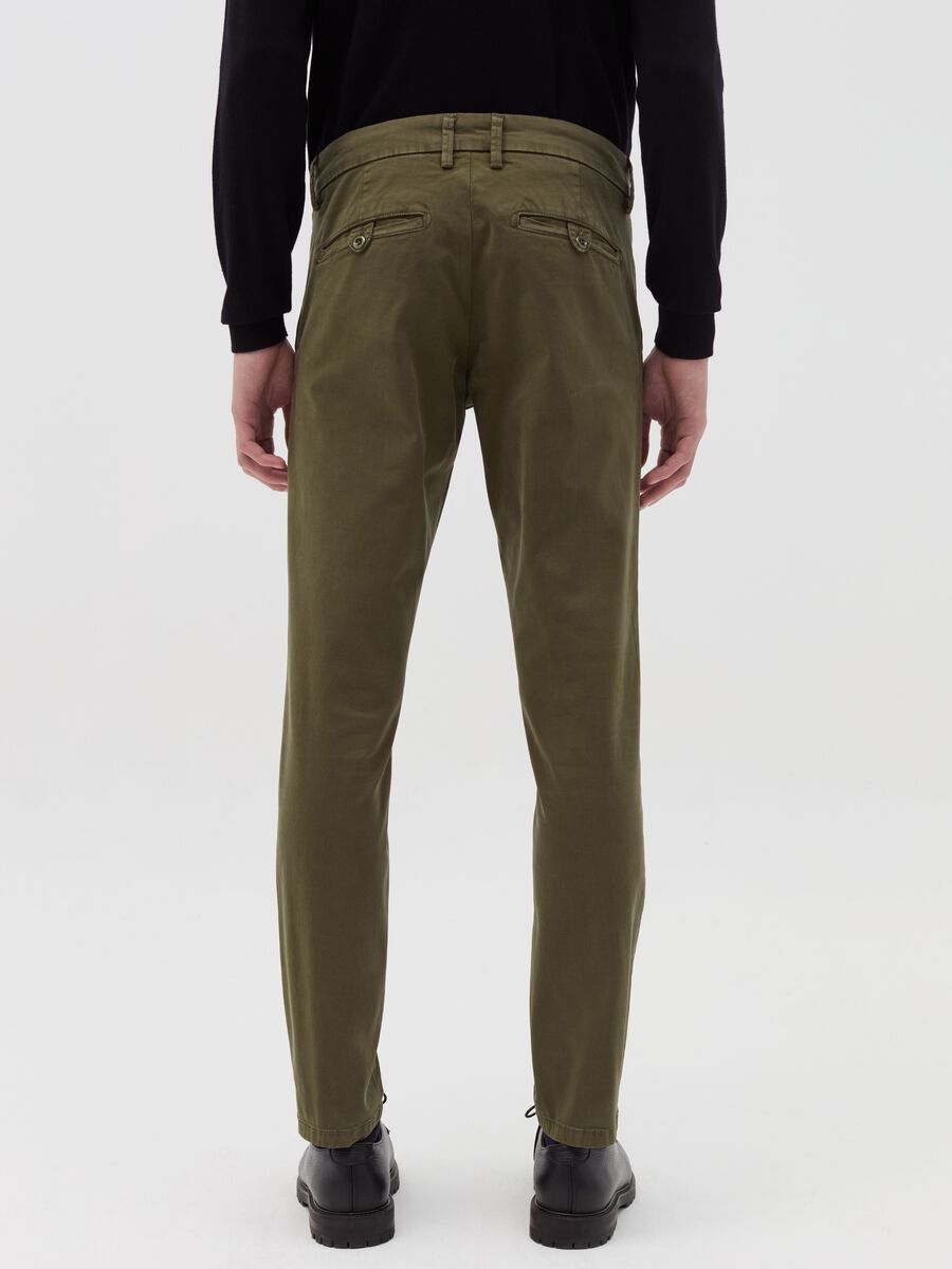 Solid colour stretch cotton chino trousers_3