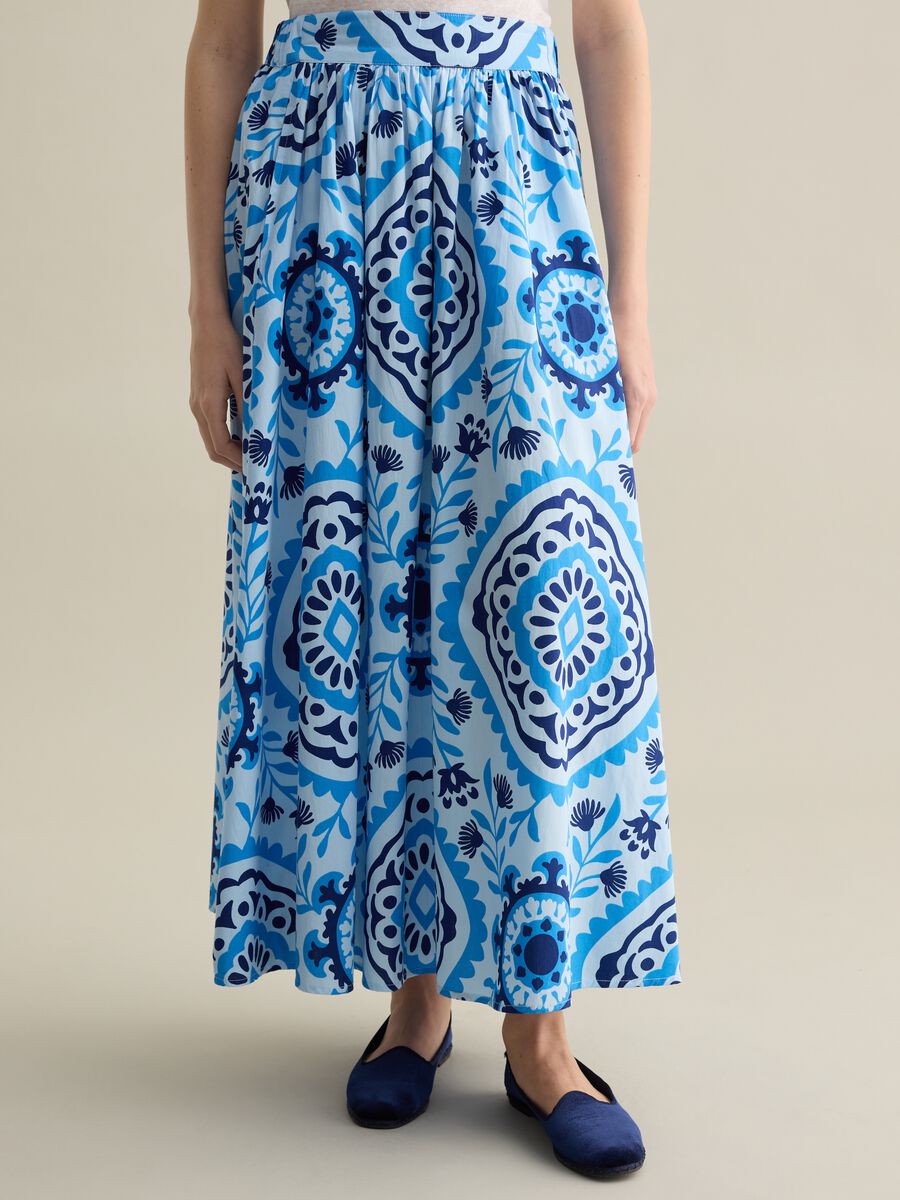 Long skirt with ethnic motif_1