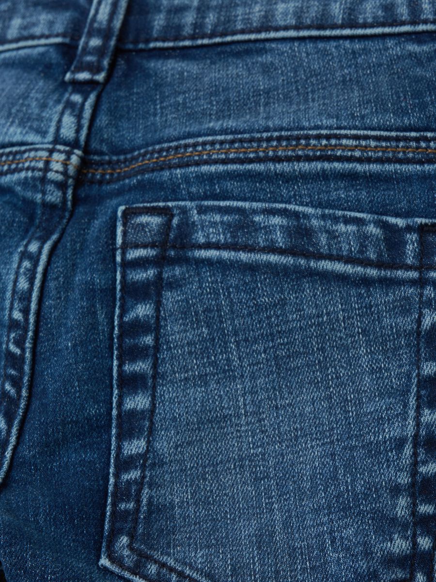 Slim-fit jeans with five pockets_3