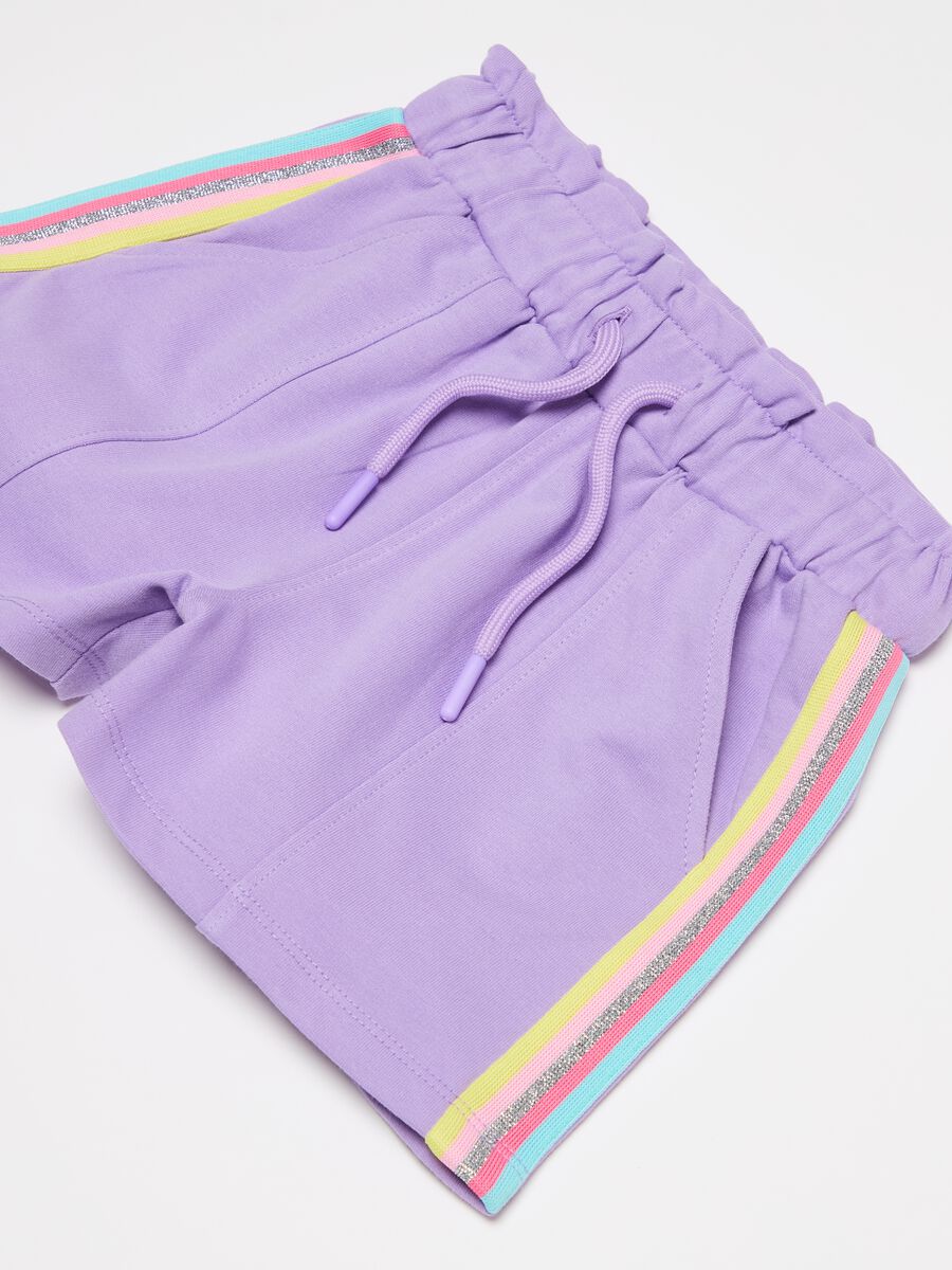 Shorts with striped bands and drawstring_2