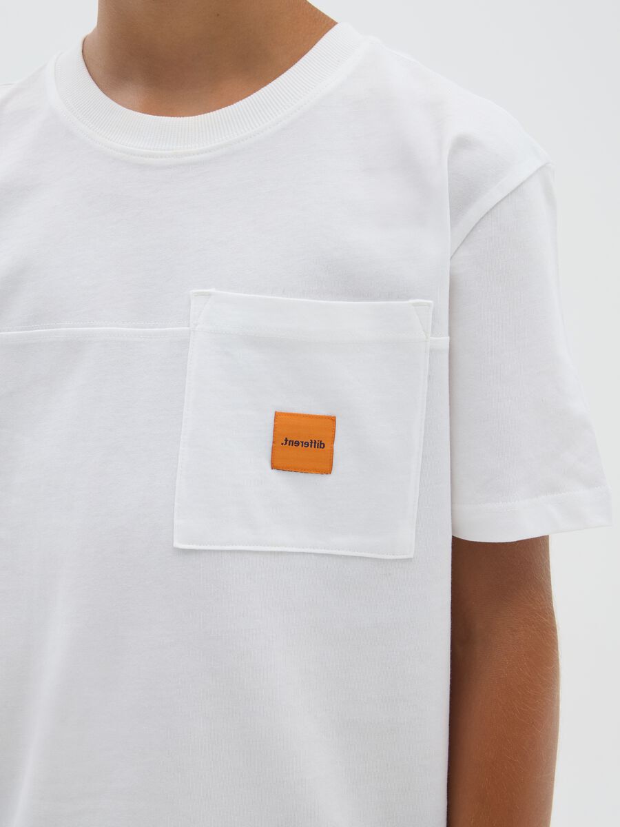 T-shirt da ragazzo in puro cotone bianca regular fit_2