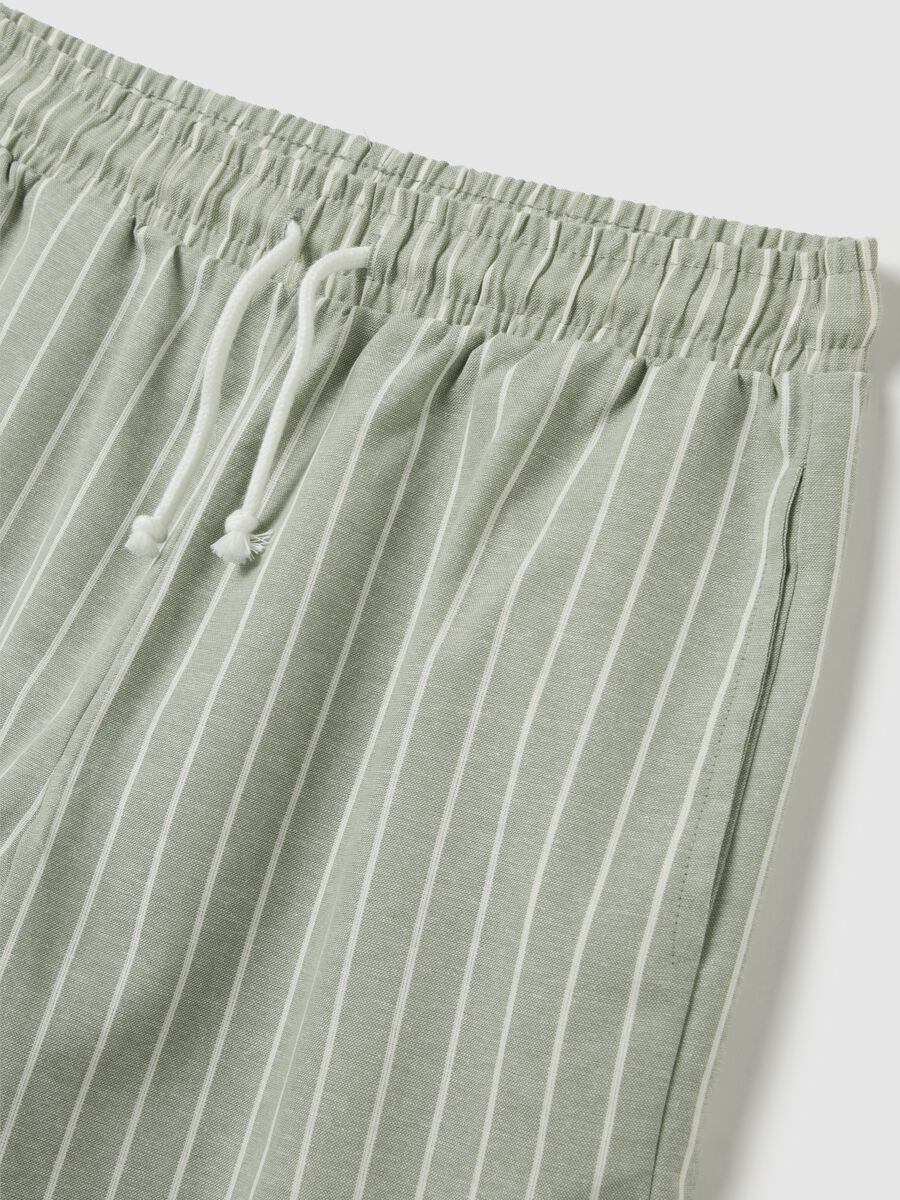 Men's green pure cotton shorts with regular fit and drawstring_5