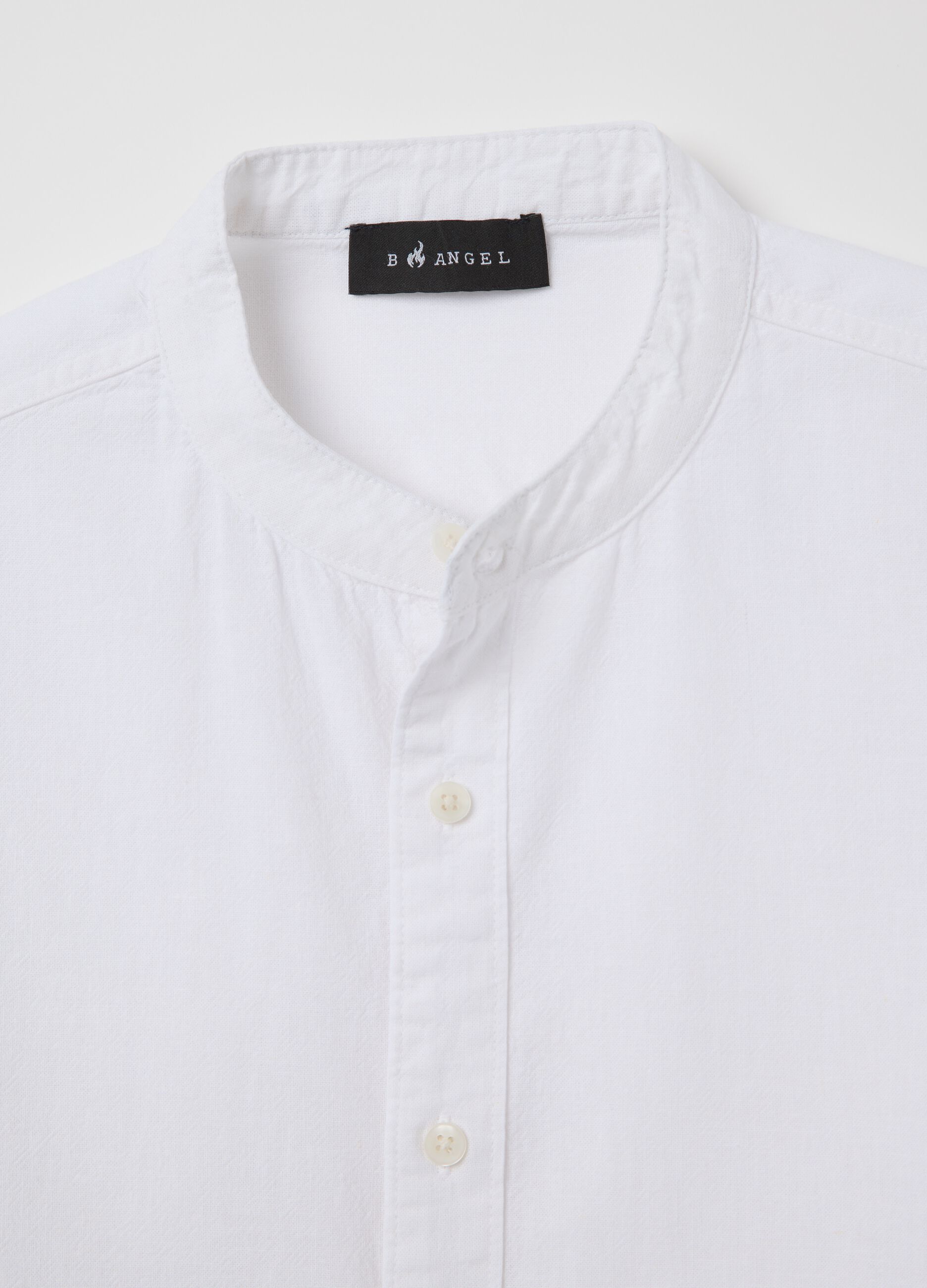 Casual long-sleeve white shirt in cotton and linen