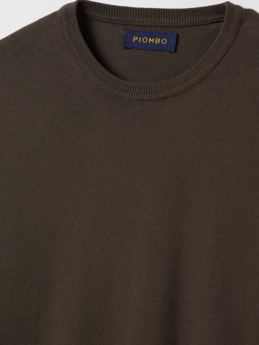 Solid colour pullover with round neck_5