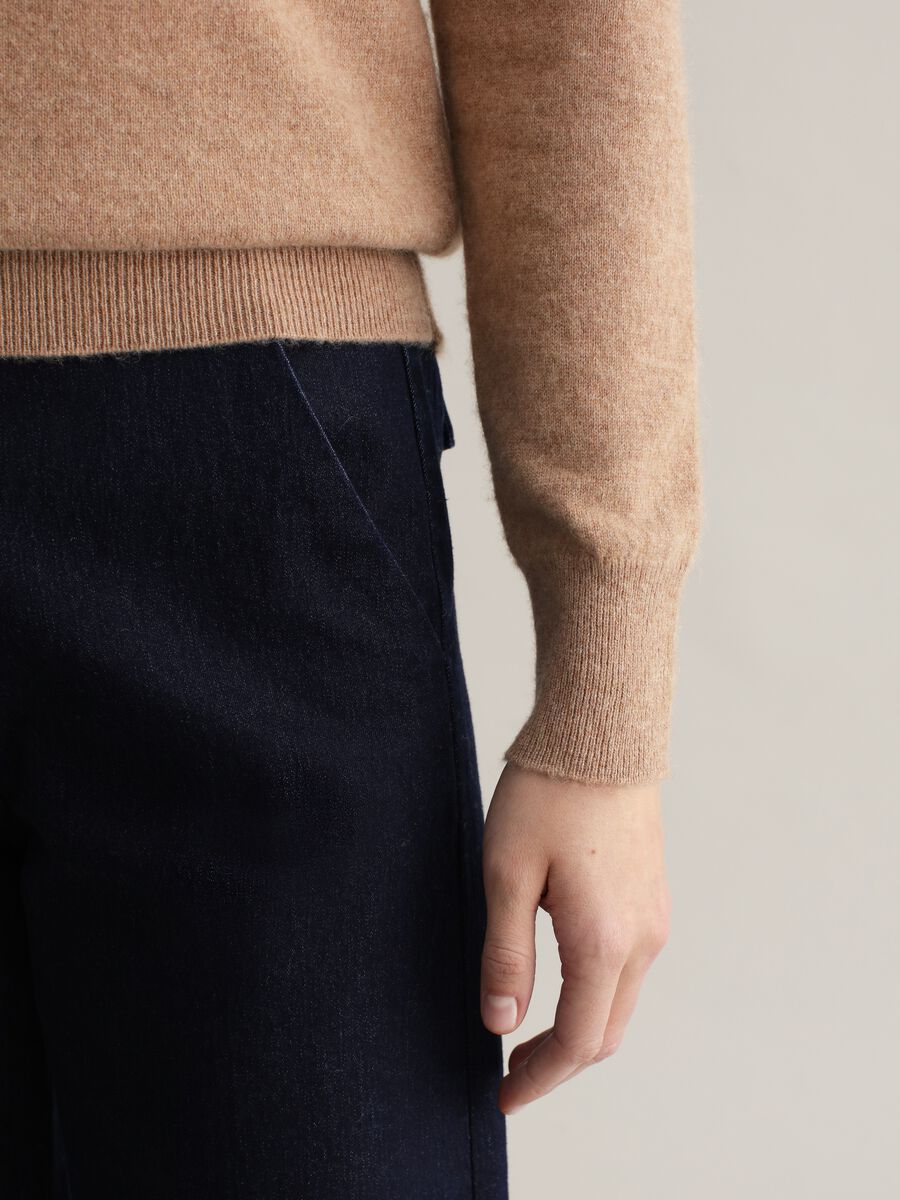 Cashmere pullover with round neck_2