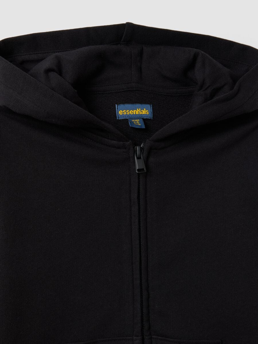 Felpa nera con cappuccio in puro cotone organico per bambino regular fit_6