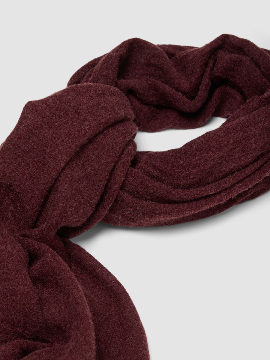 Sciarpa rossa in misto lana con bordi sfrangiati_1