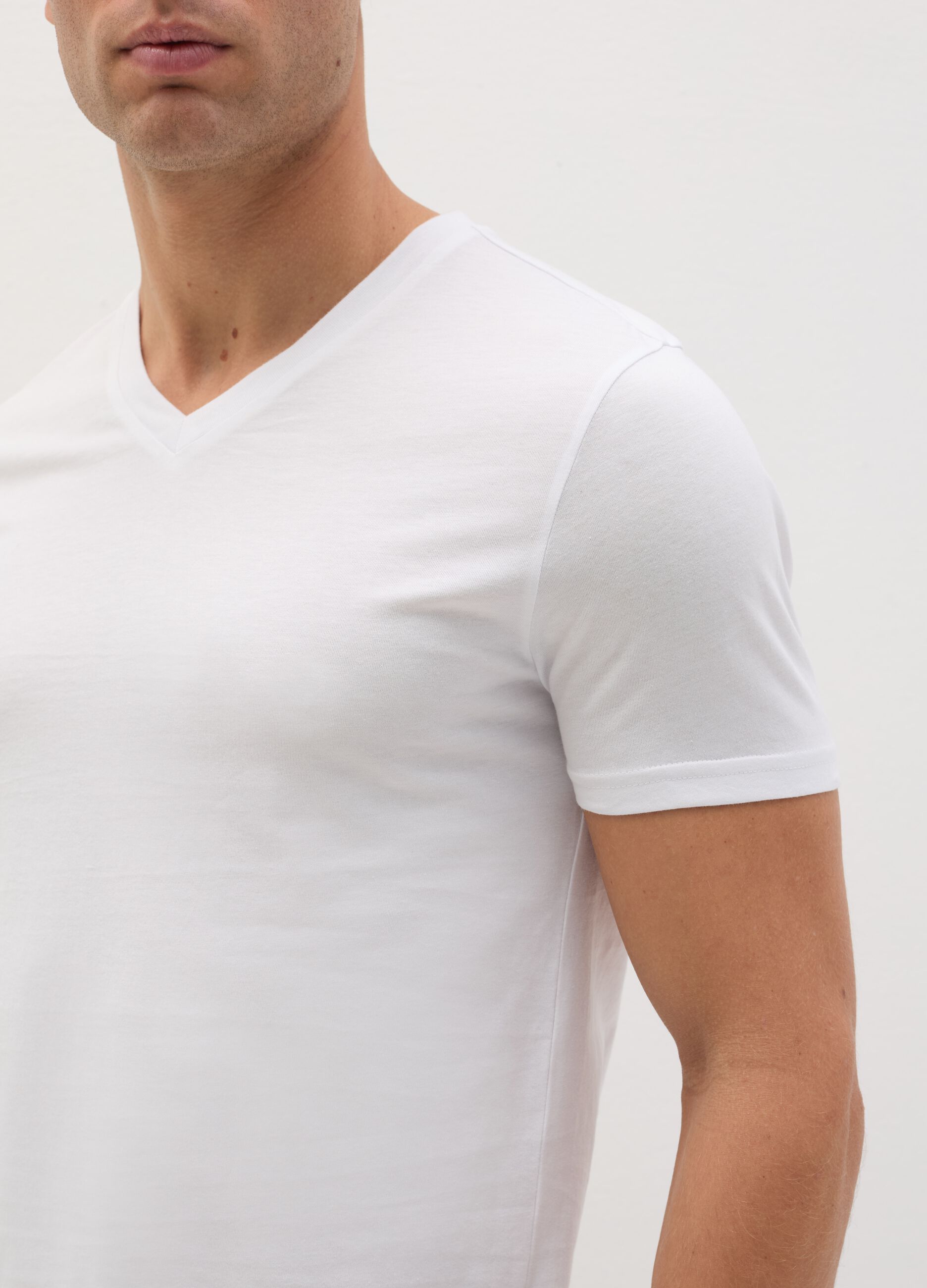 Three-pack organic cotton undershirts with V neck