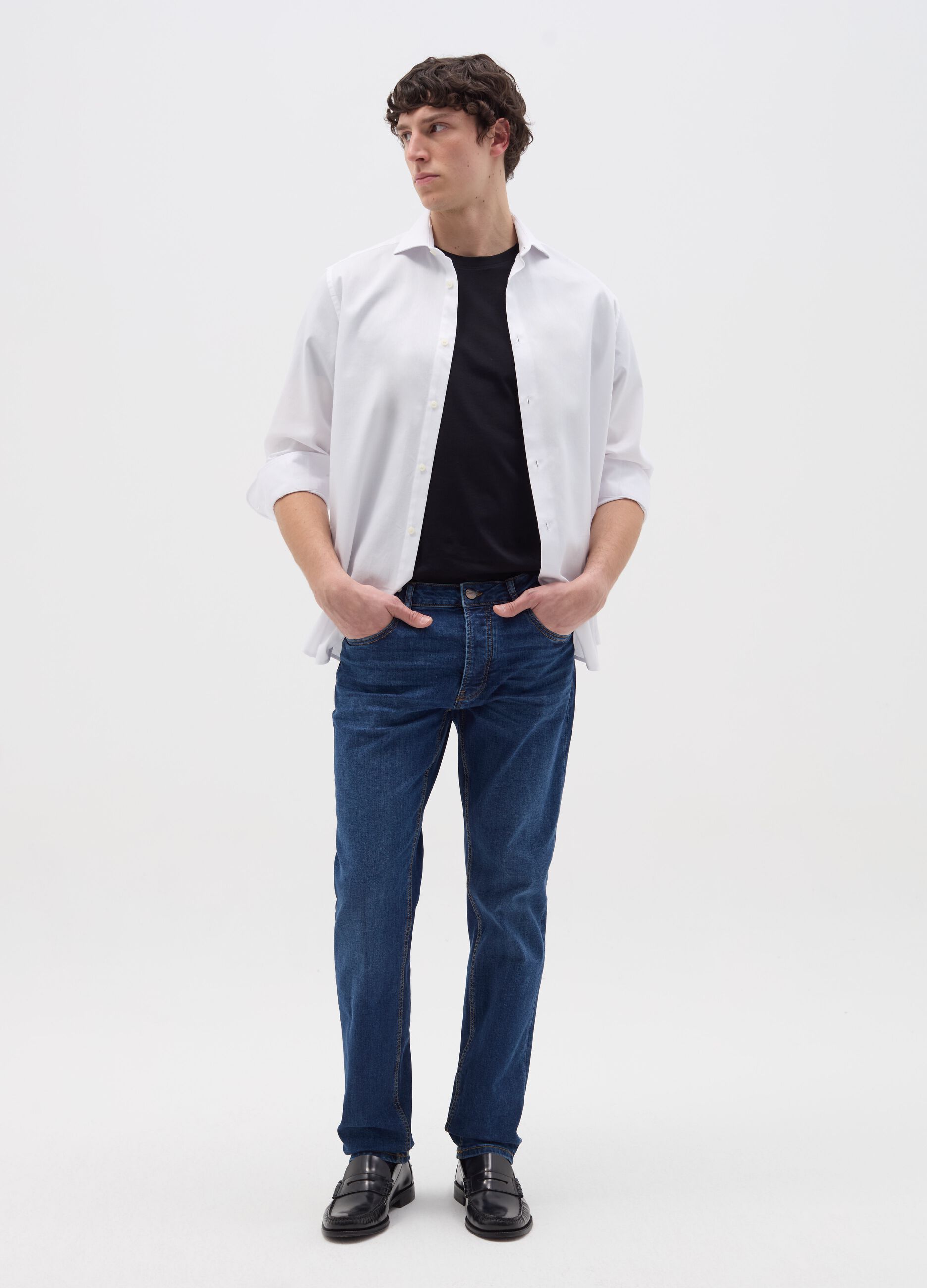 Slim-fit jeans with five pockets