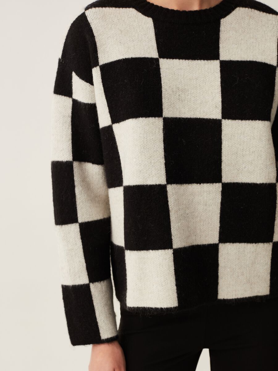 Pullover con lavorazione a quadri jacquard_3
