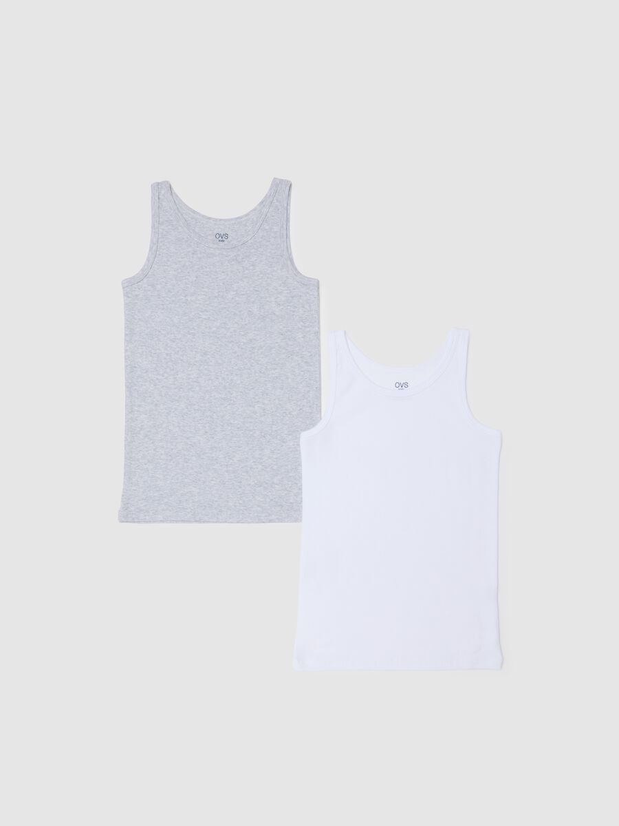 Two-pack of multicolored pure cotton vests for boys in regular fit_0