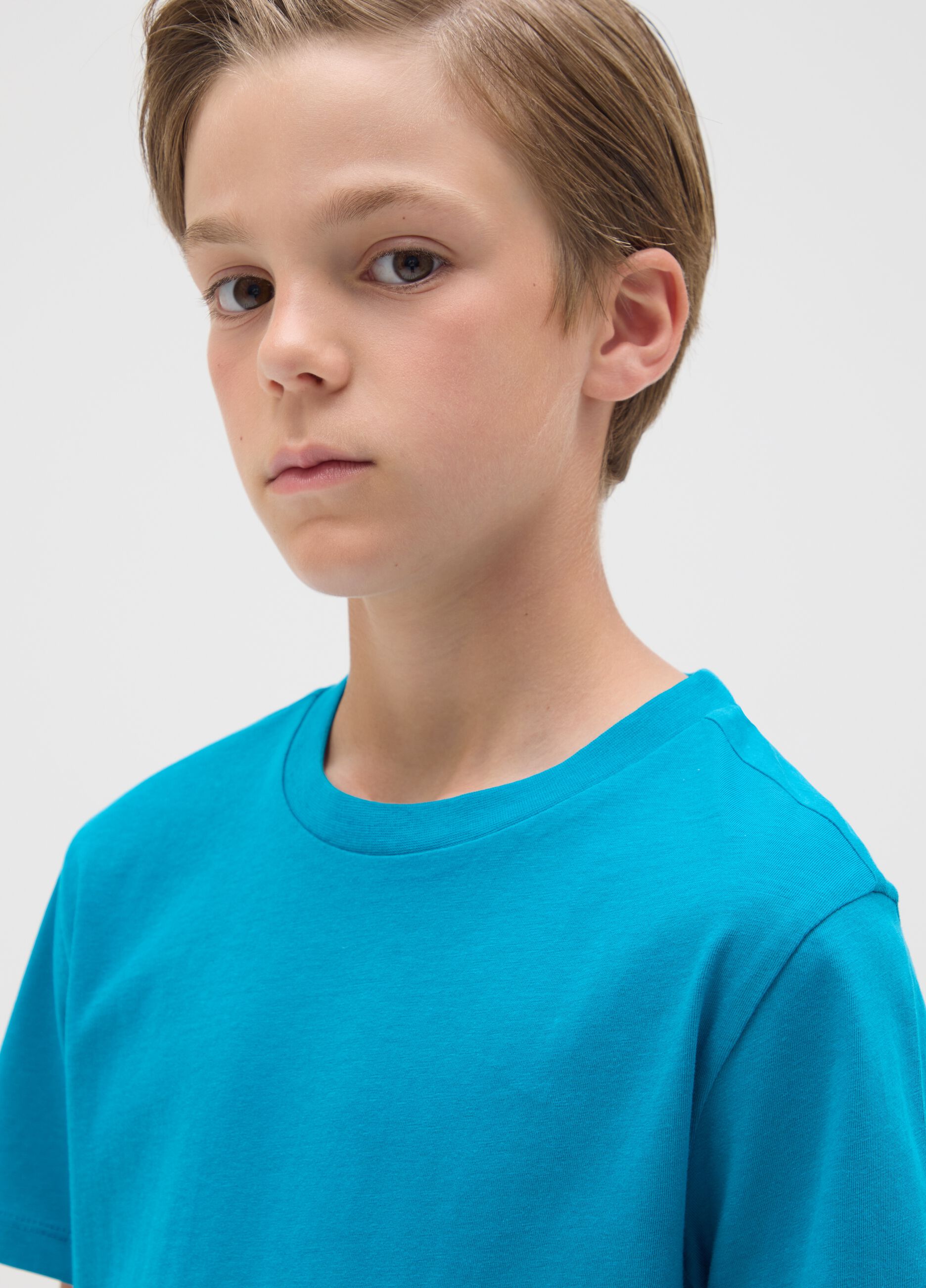 Boys’ light blue slim-fit T-shirt in 100% cotton