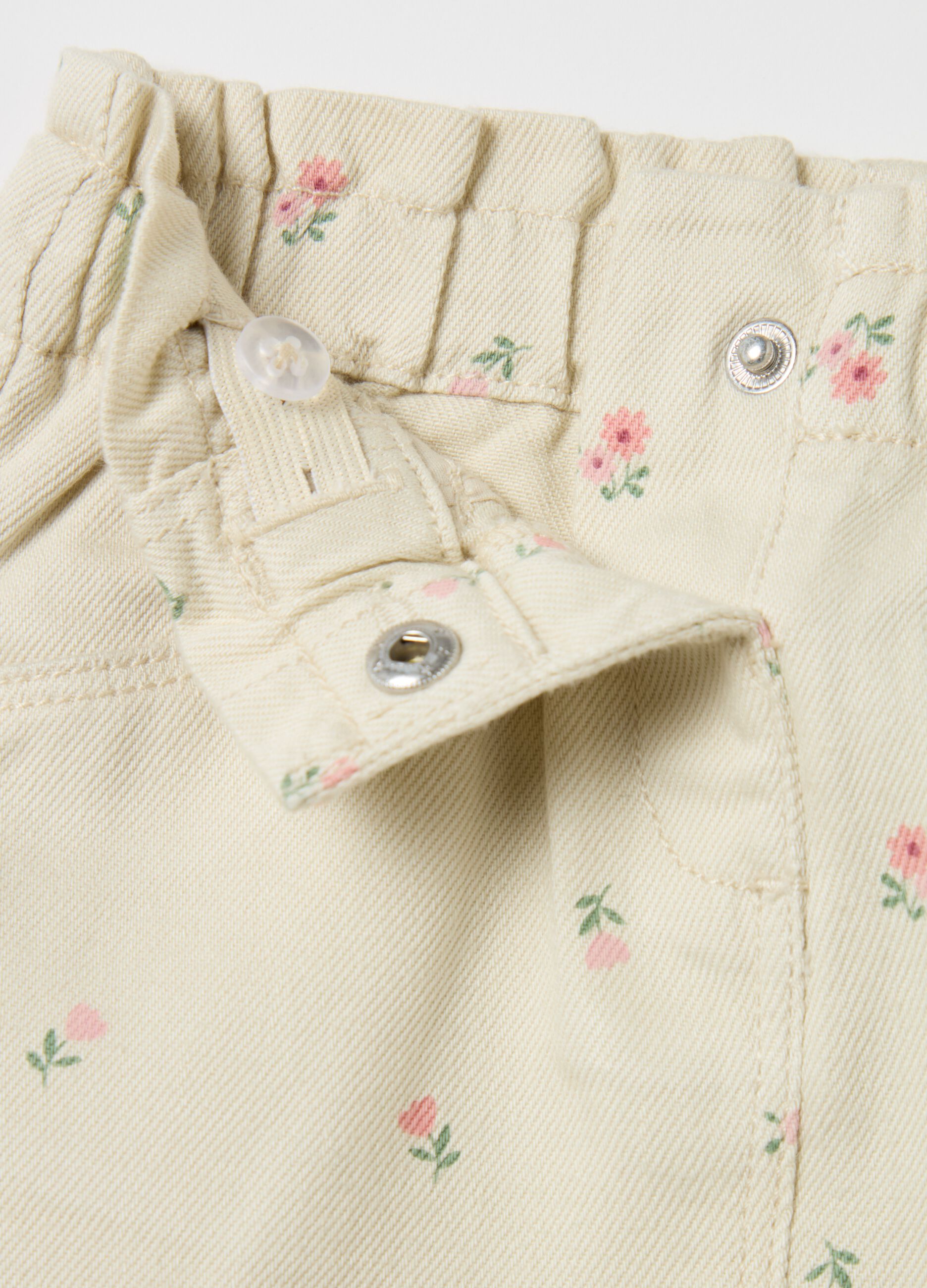 Drill miniskirt with small flowers print