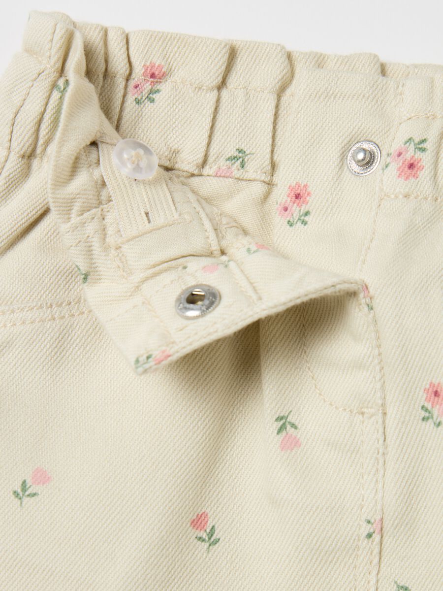Drill miniskirt with small flowers print_2