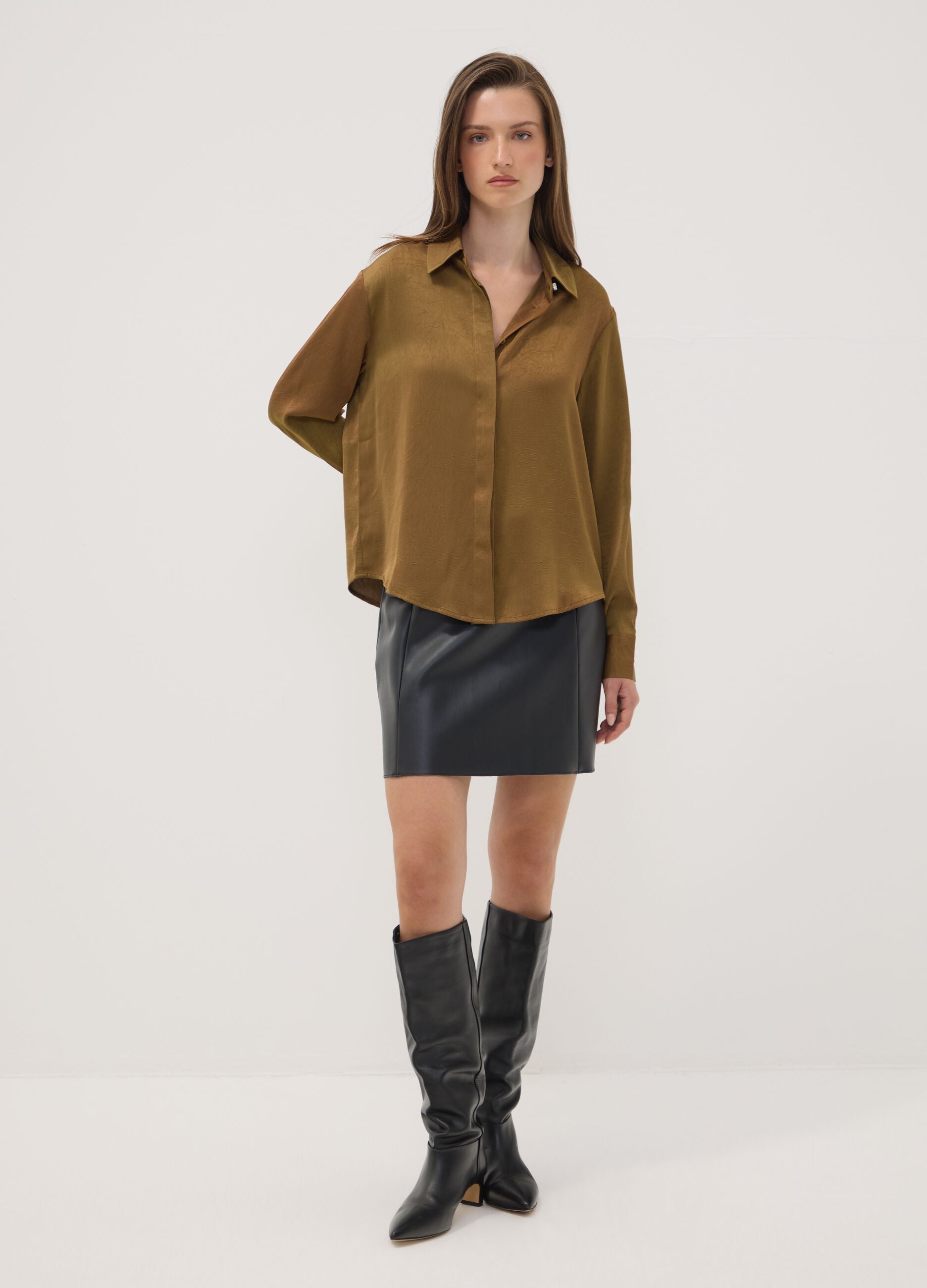 Camicia verde regular fit con collo classico