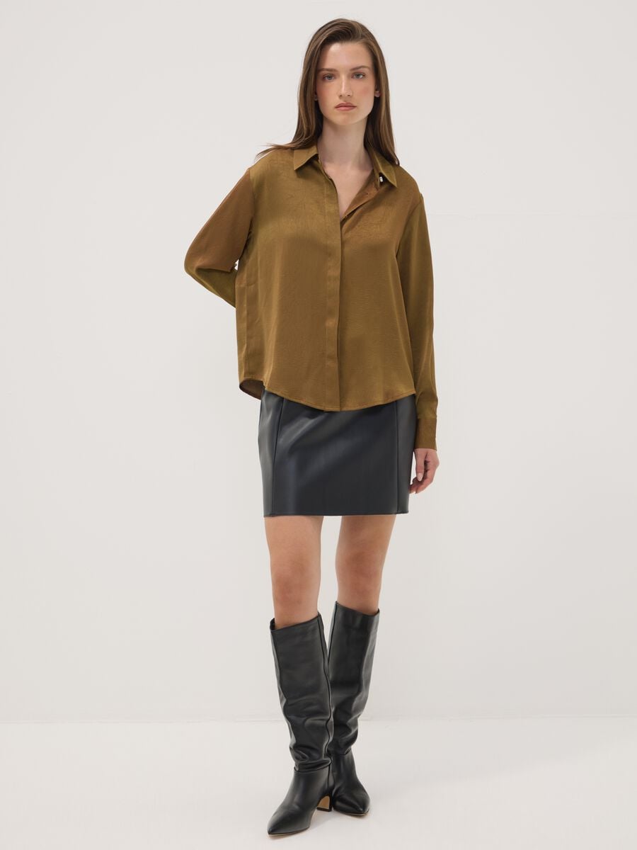 Camicia verde regular fit con collo classico_2