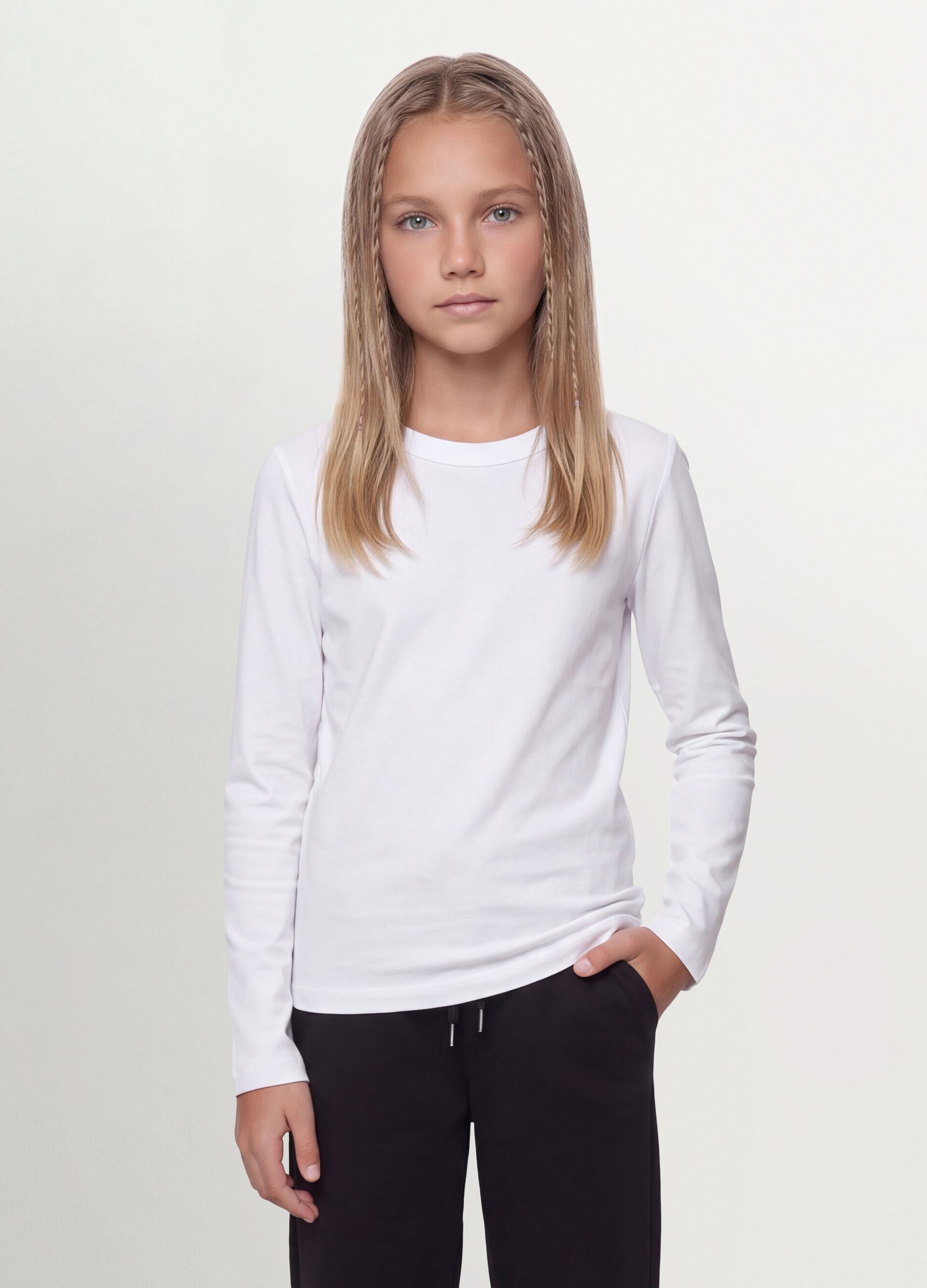 T-shirt bianca in cotone organico e viscosa elasticizzato con collo a costine per ragazza