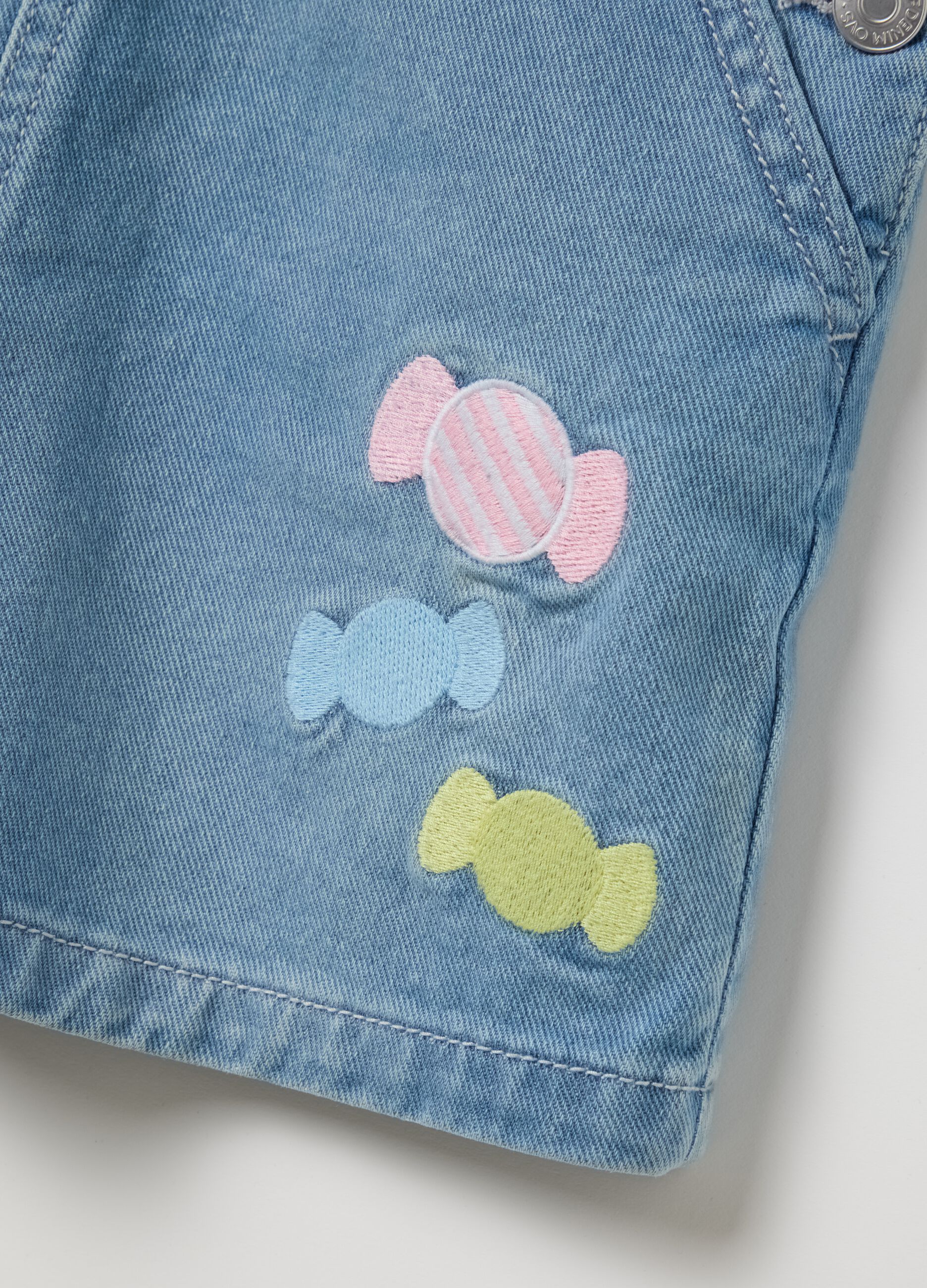 Girls’ regular fit dungaree shorts in cotton denim
