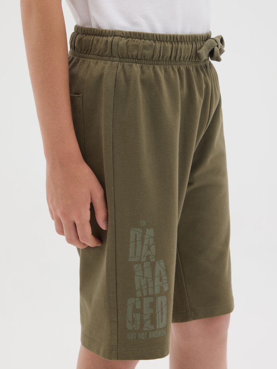 Pantaloni corti da ragazzo in puro cotone verde regular fit_2