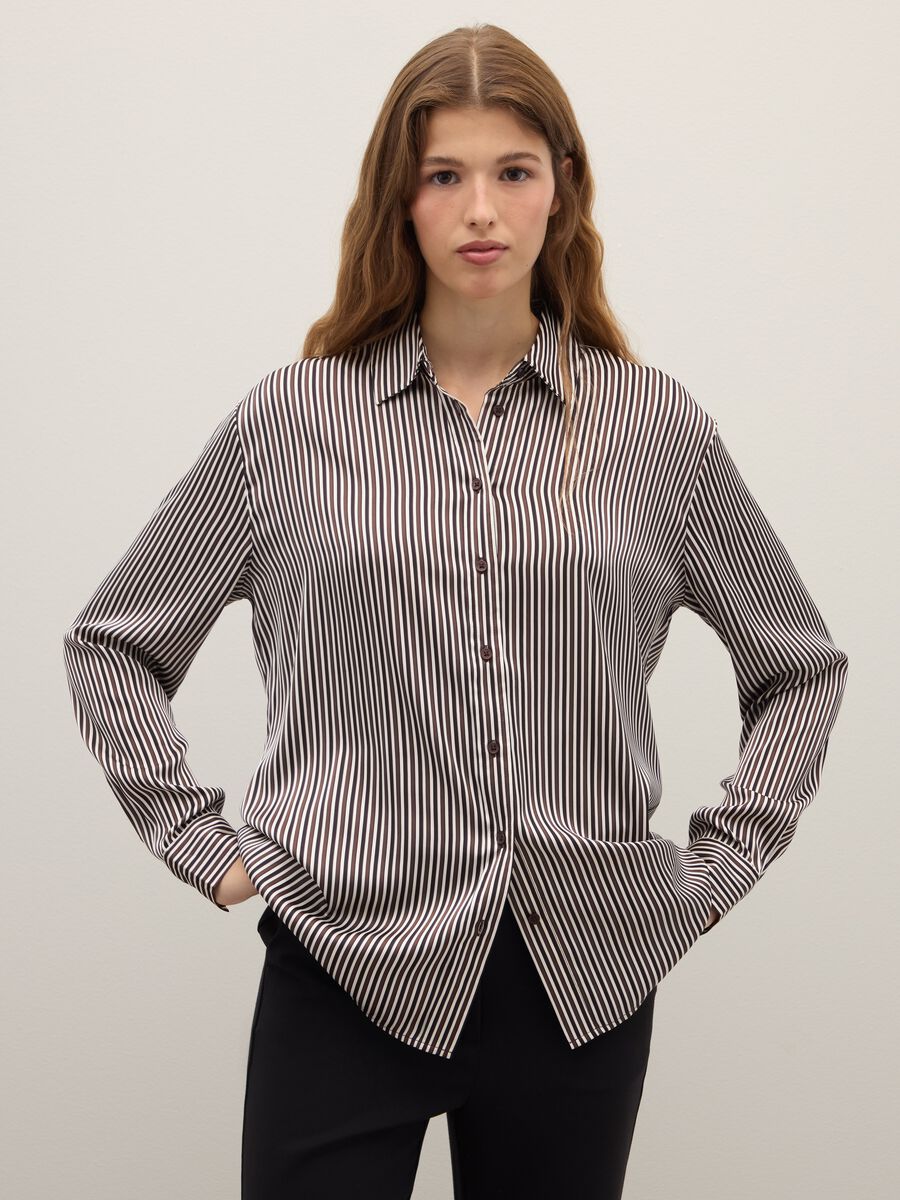 Camicia a righe bianche e marroni regular fit_1
