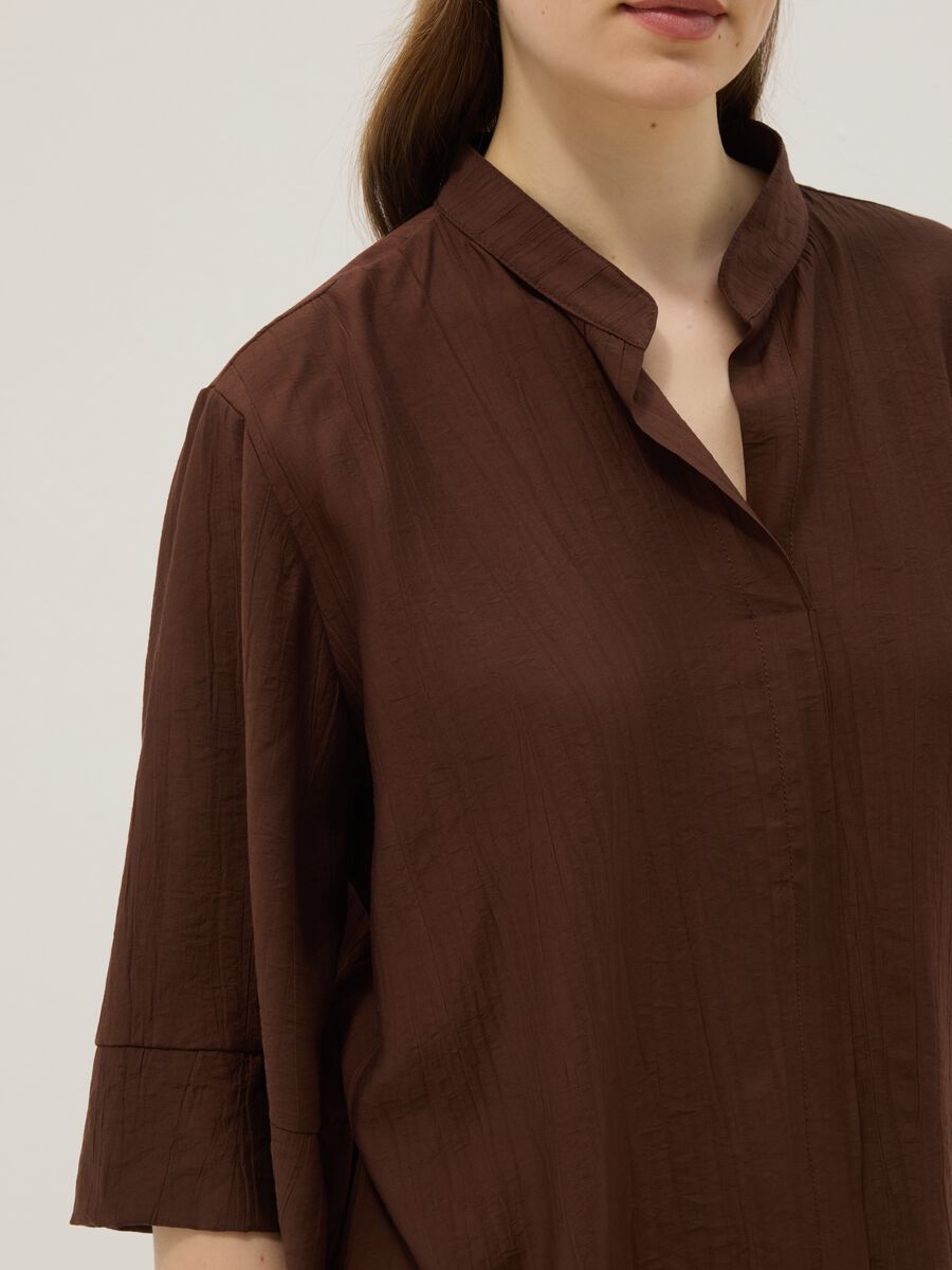 Brown viscose-blend regular-fit blouse with mandarin collar_3