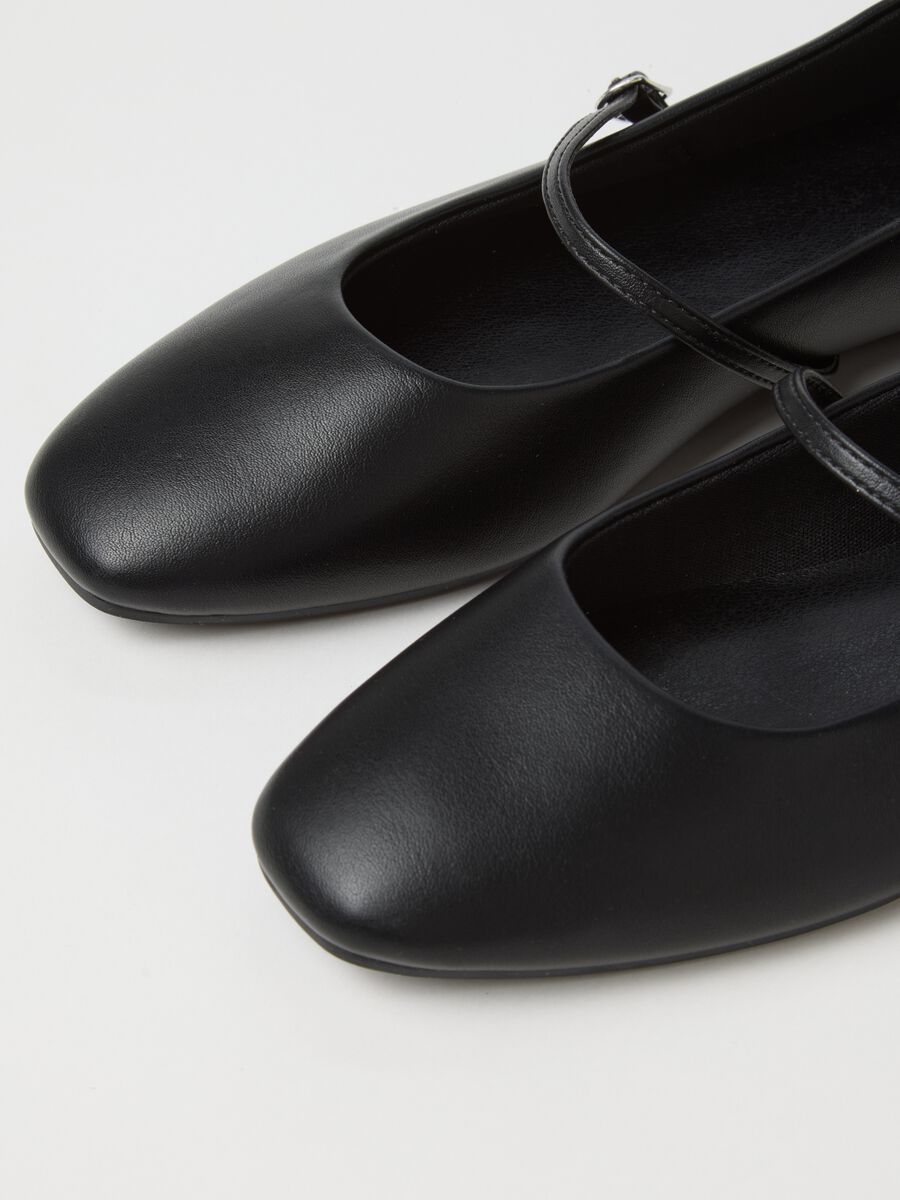 Black ballet flats with strap_1