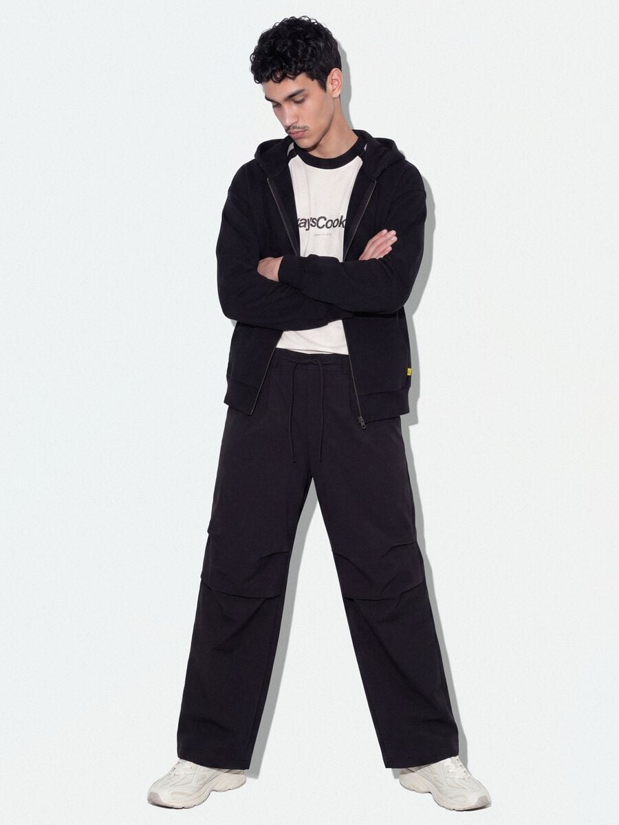 Black cropped pure cotton hoodie with oversized fit_1