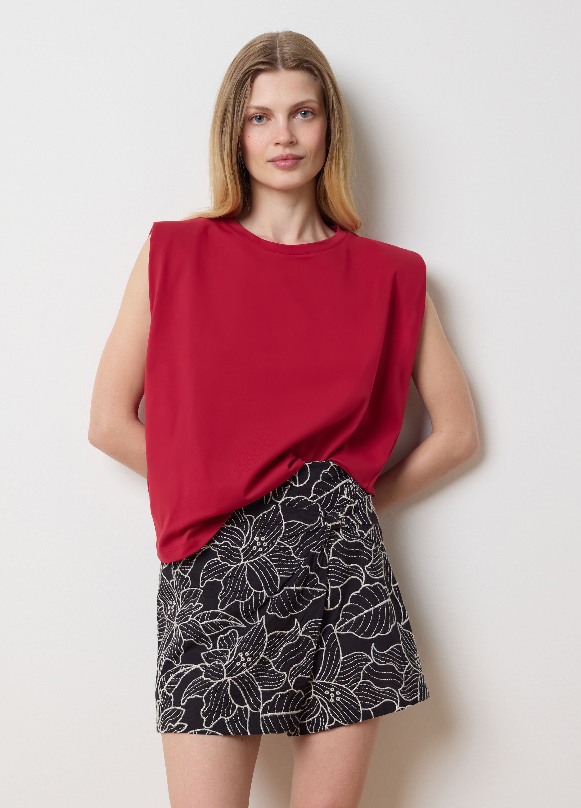 Red sleeveless boxy-fit T-shirt with spaghetti straps
