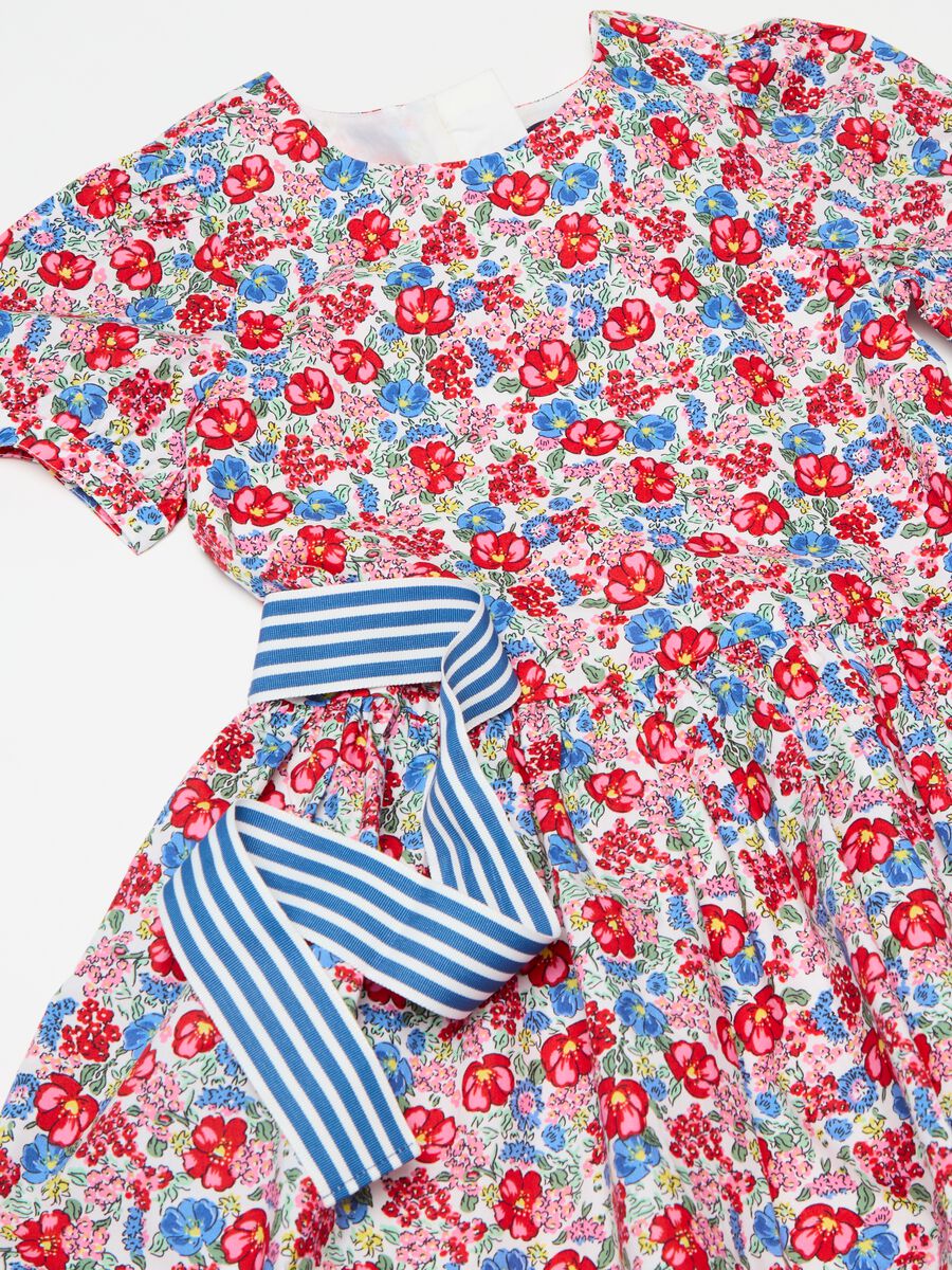 Floral cotton dress with striped ribbon_5