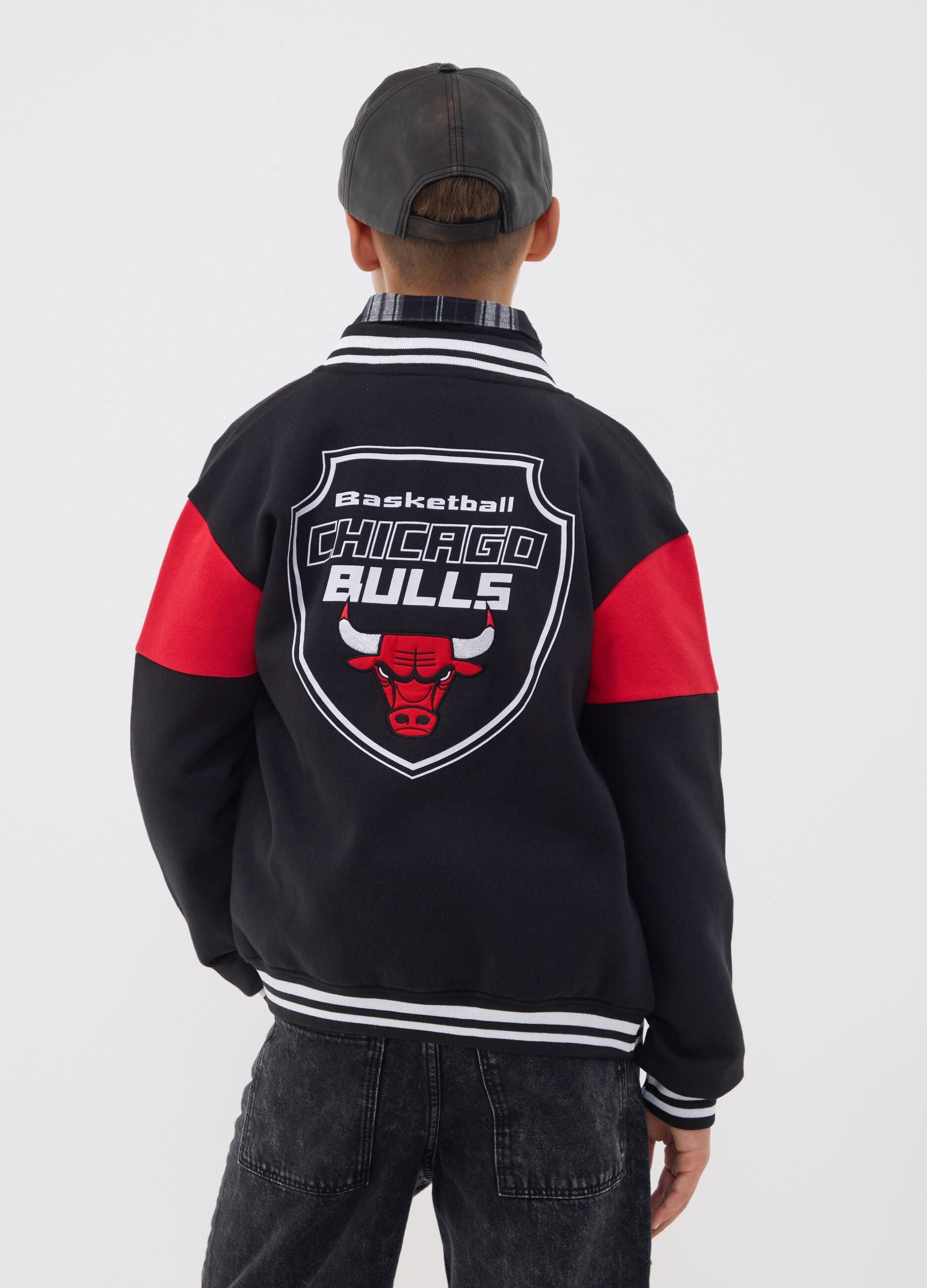 Black cotton-blend sweatshirt for boys with Chicago Bulls graphics