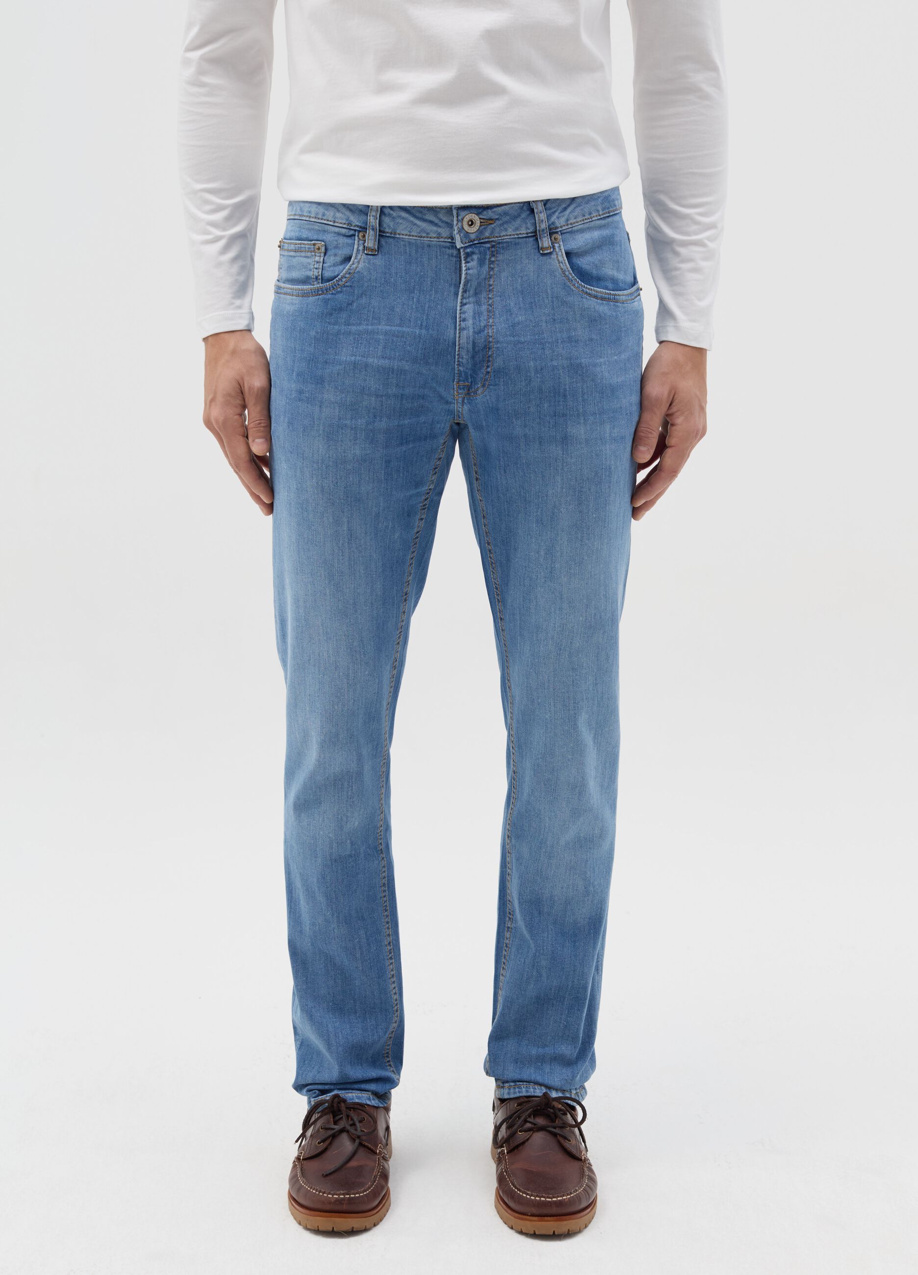Slim-fit jeans with five pockets