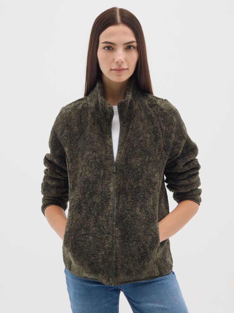 Felpa verde regular fit con zip_0