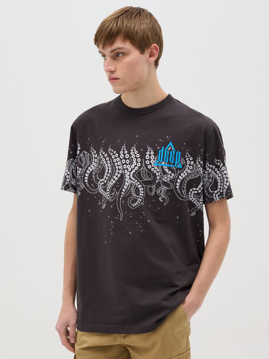 Black T-shirt with short sleeves and print_0