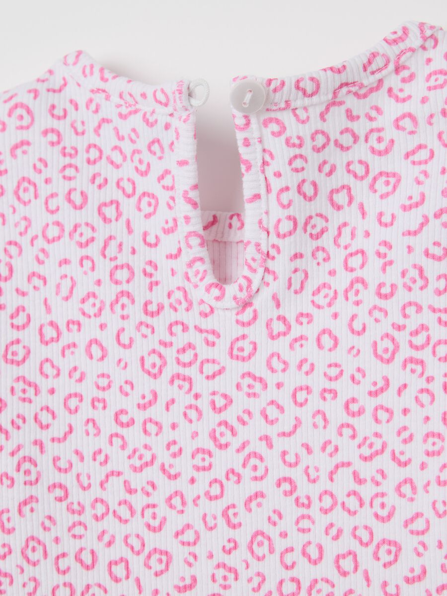 White ribbed T-shirt with animal print_3