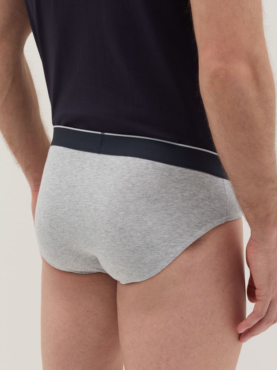 Three-pair pack briefs in stretch cotton_3